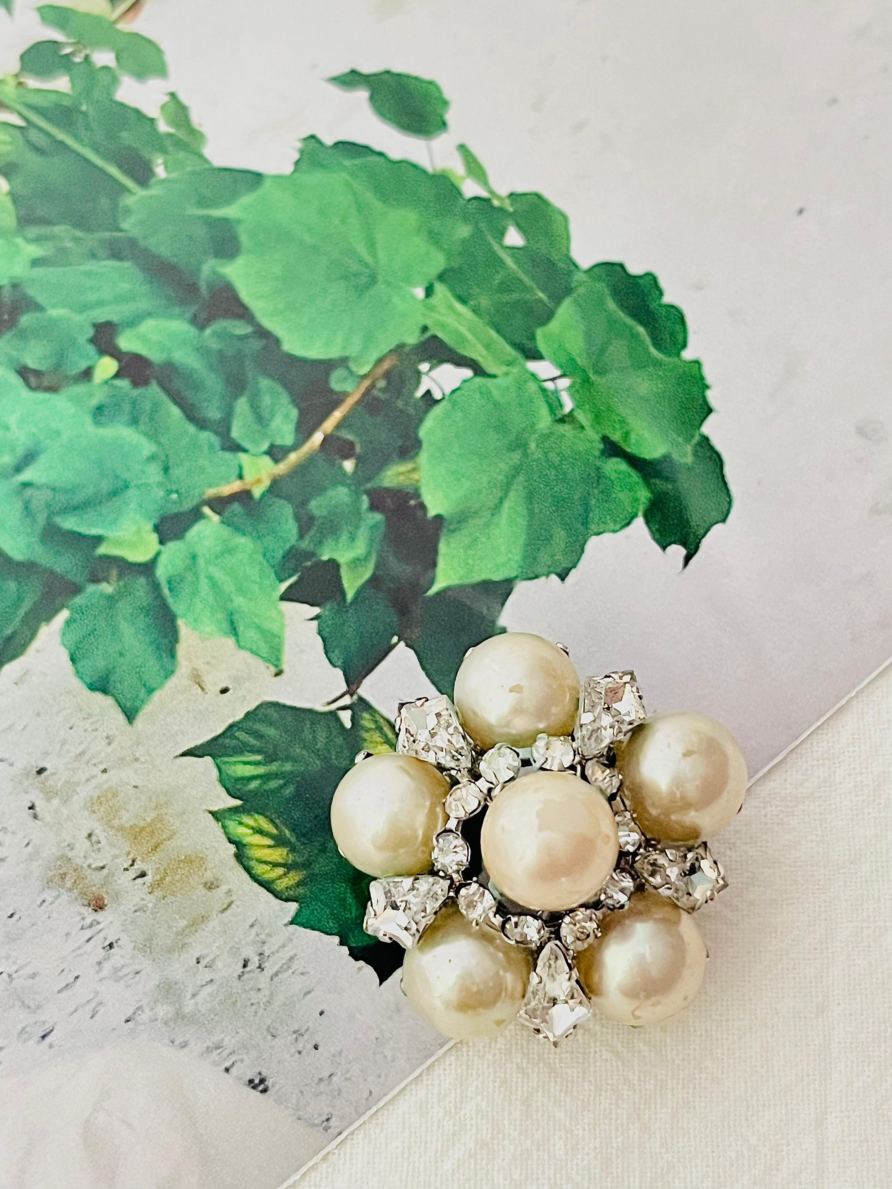 Women's or Men's Christian Dior 1962 Vintage White Pearls Crystals Openwork Floral Dome Brooch