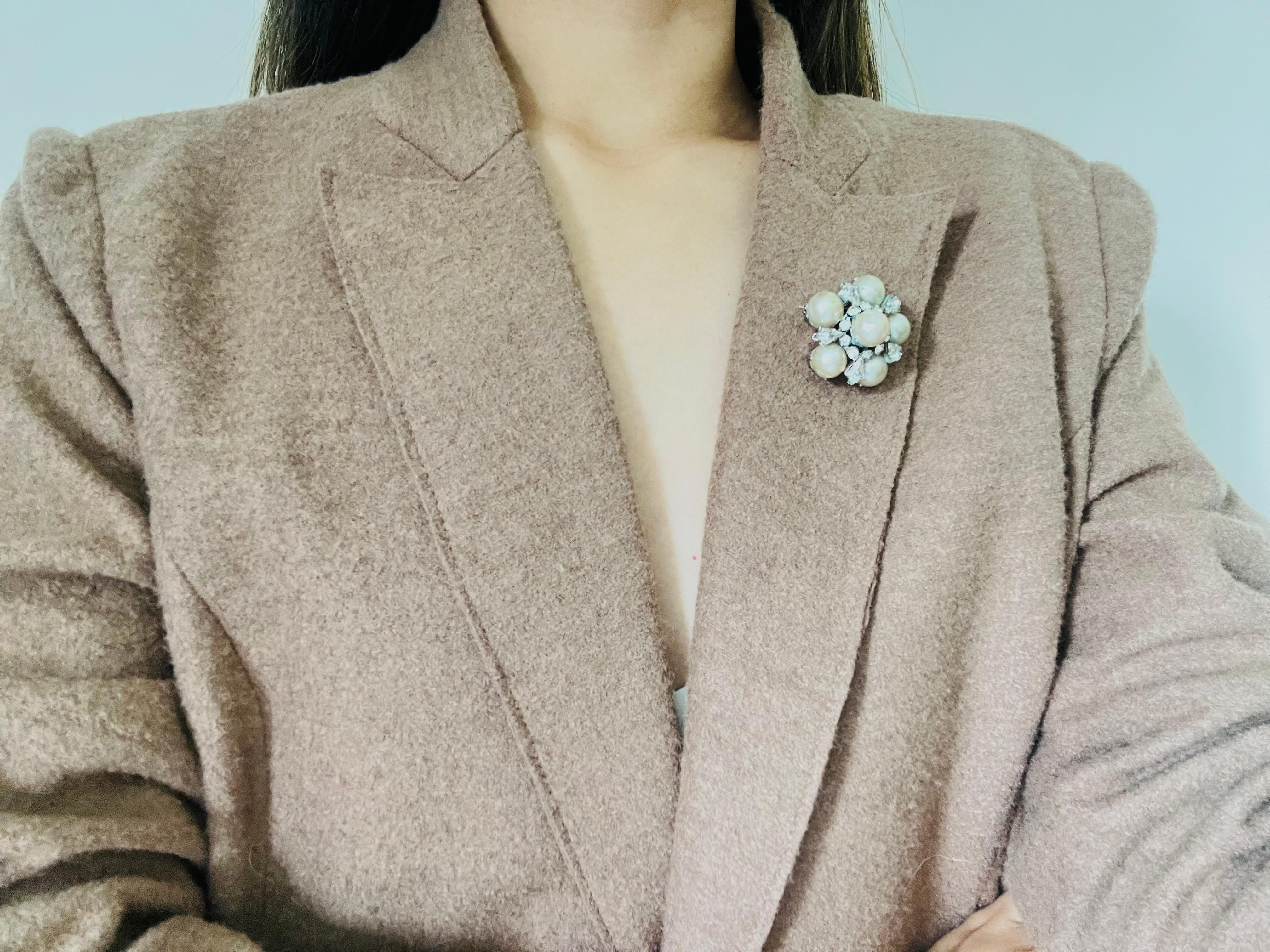 Christian Dior 1962 Vintage White Pearls Crystals Openwork Floral Dome Brooch 3