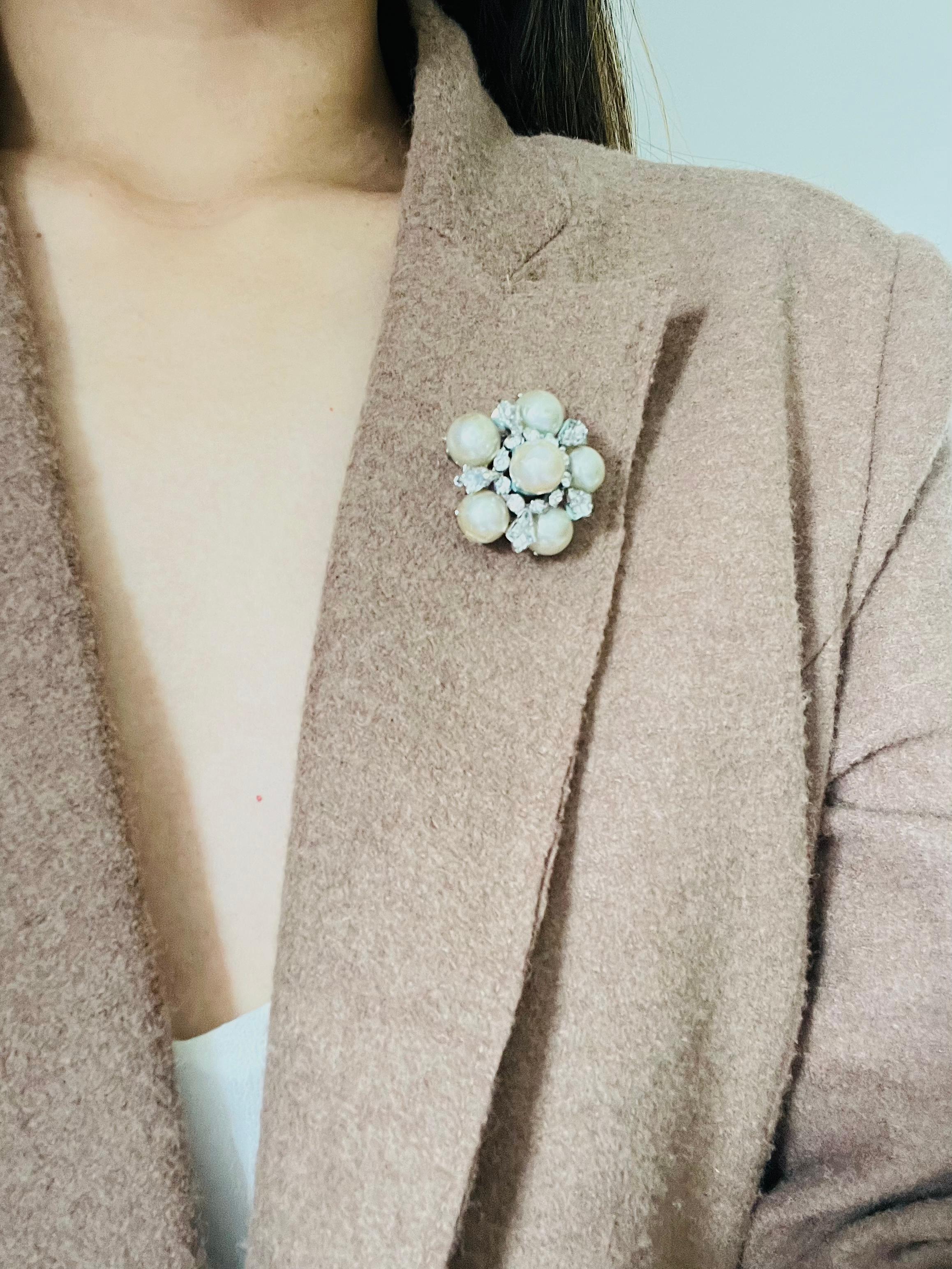 Christian Dior 1962 Vintage White Pearls Crystals Openwork Floral Dome Brooch 4