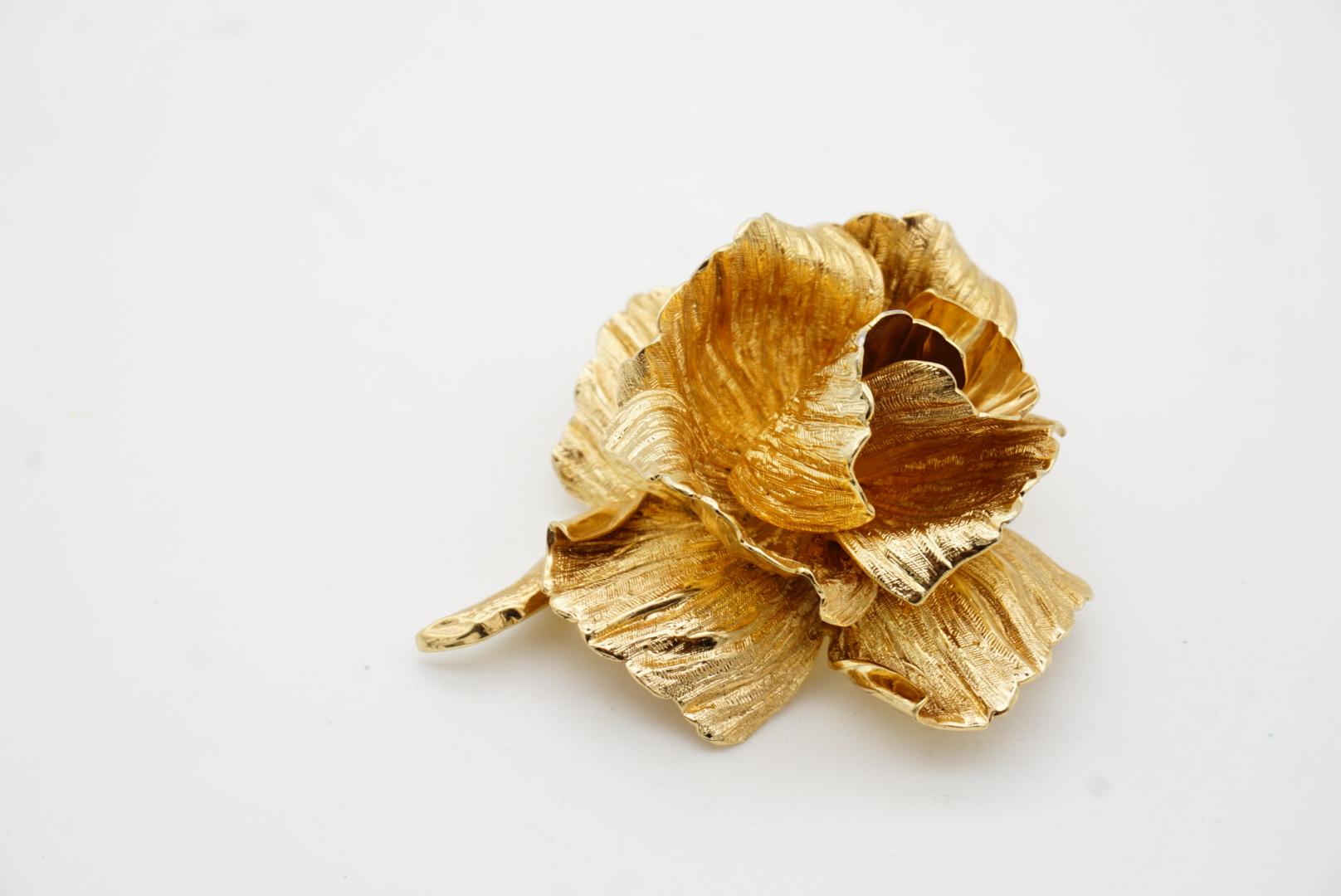 Christian Dior 1964 Vintage Broche grande esculpido en 3D de flor de rosa viva 5