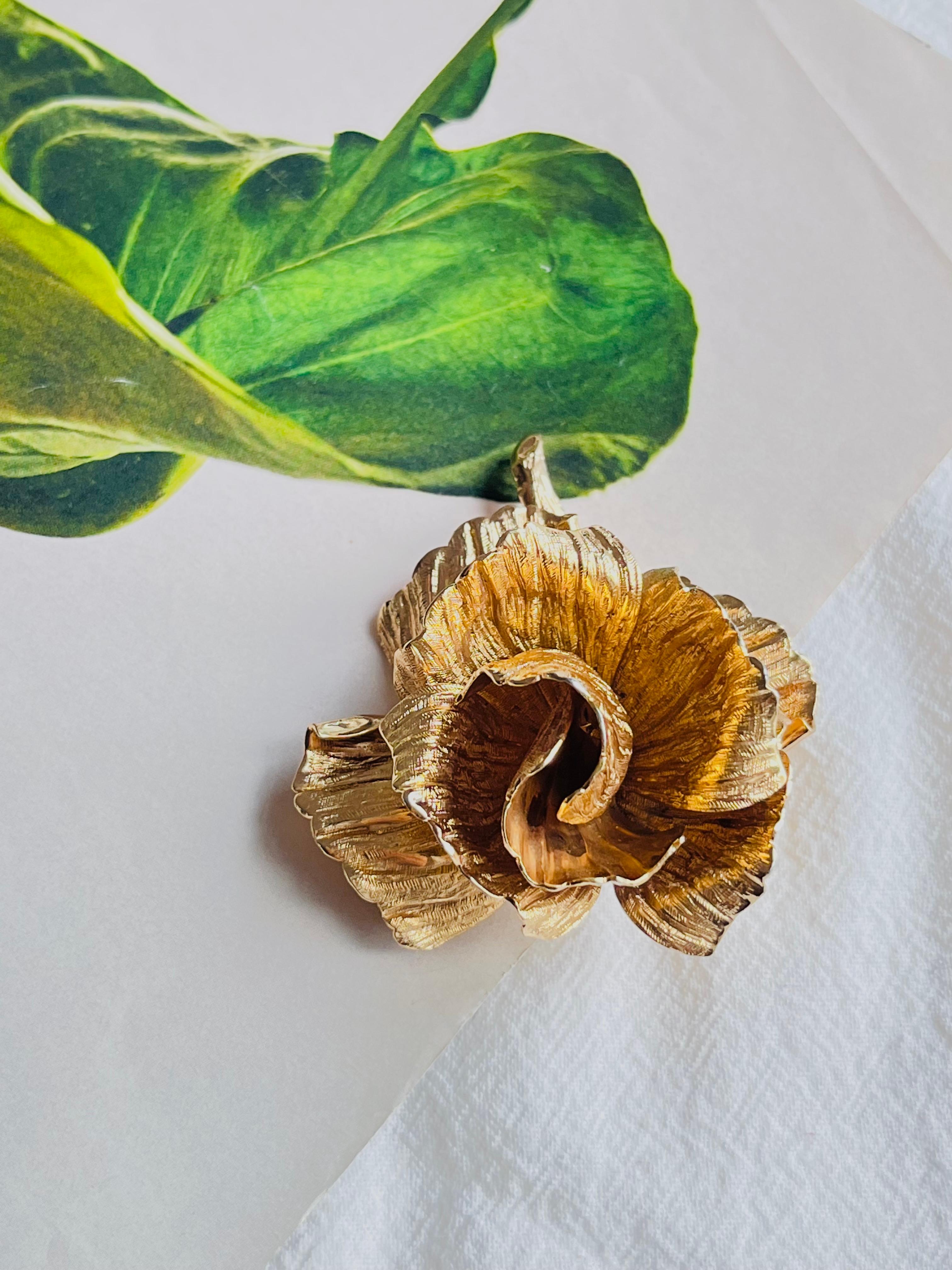 Femenino o masculino Christian Dior 1964 Vintage Broche grande esculpido en 3D de flor de rosa viva