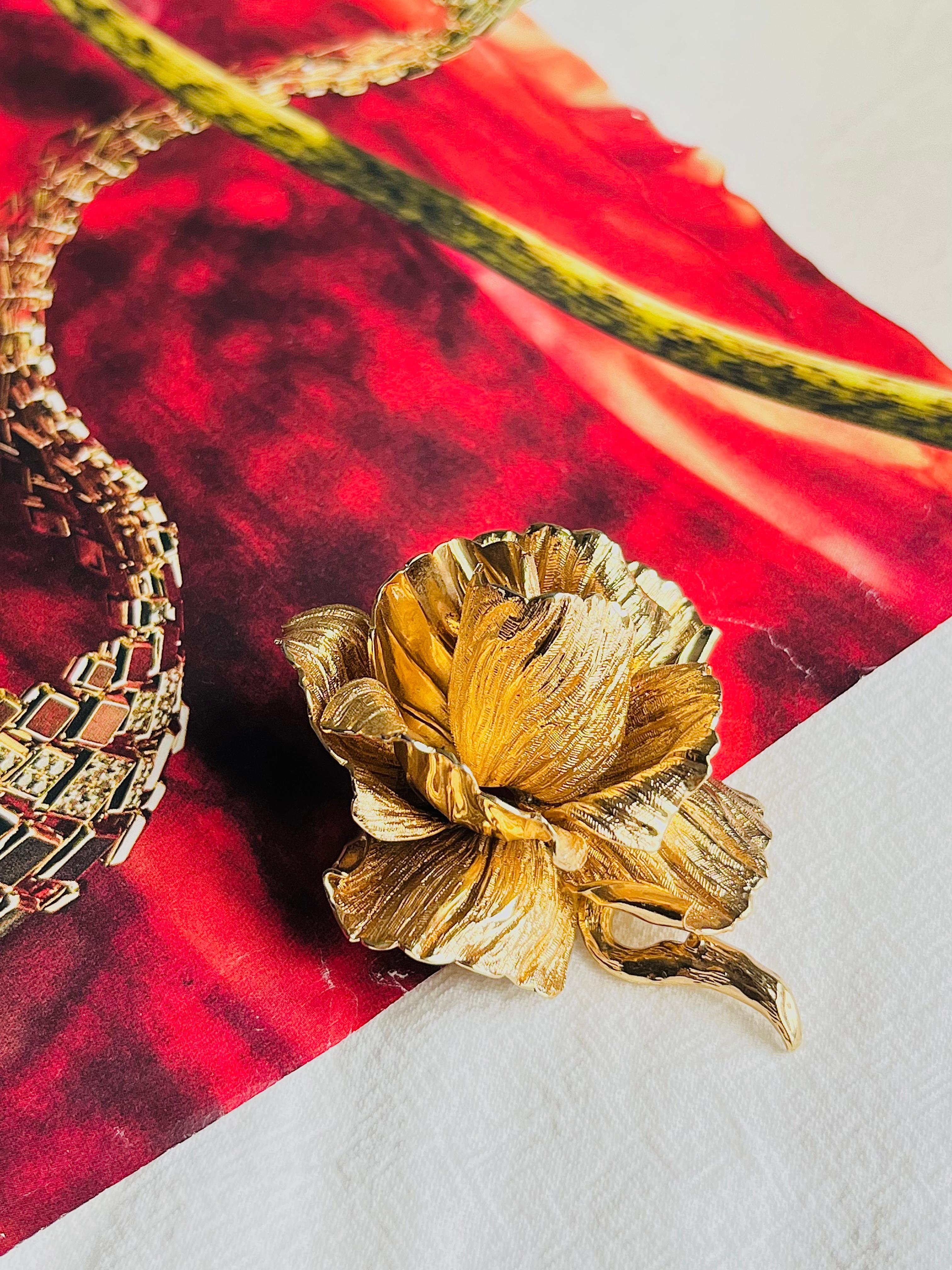 Christian Dior 1964 Vintage Broche grande esculpido en 3D de flor de rosa viva 1