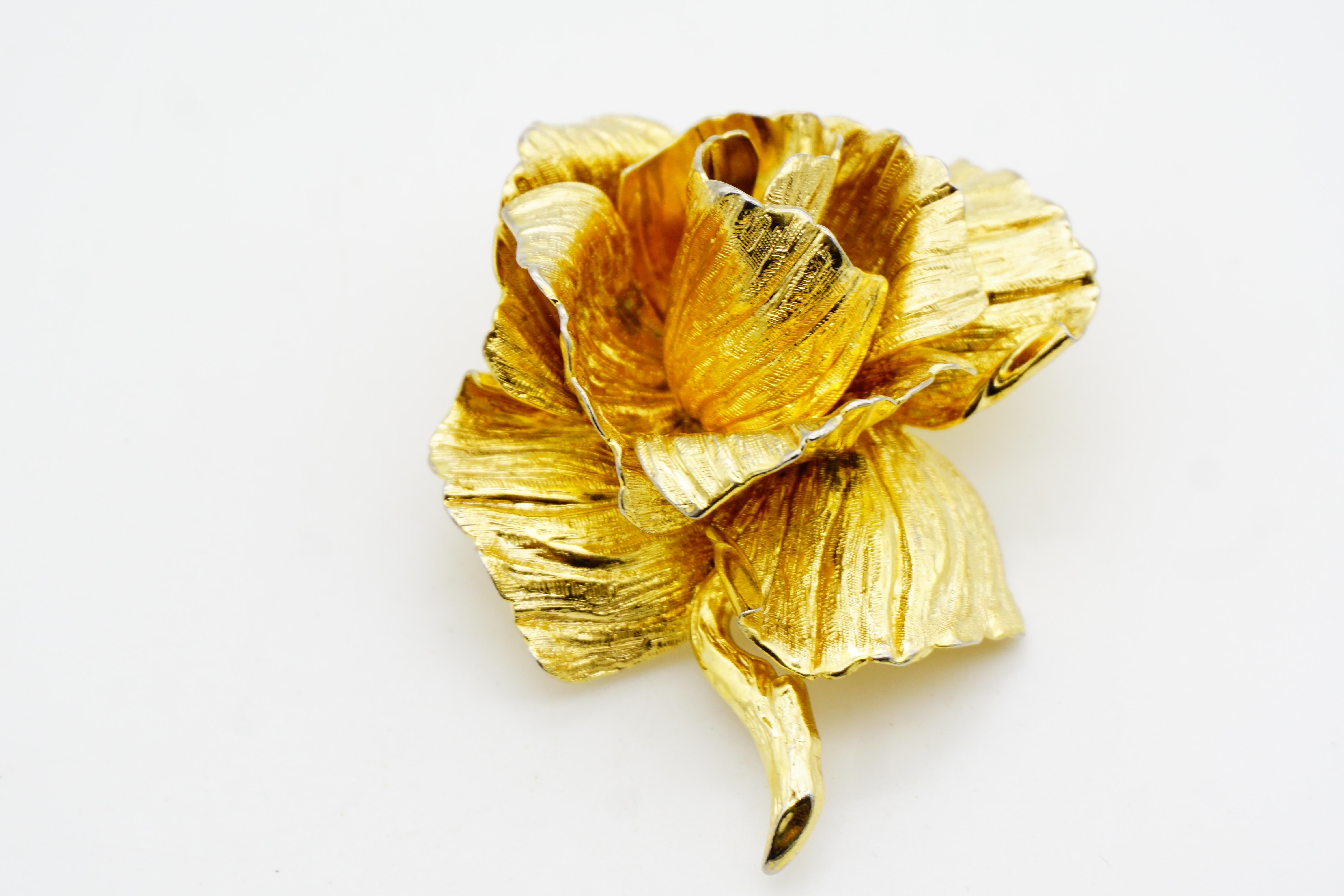 Christian Dior 1964 Spilla a fiore grande e vivace in 3D di Christian Rose in vendita 7