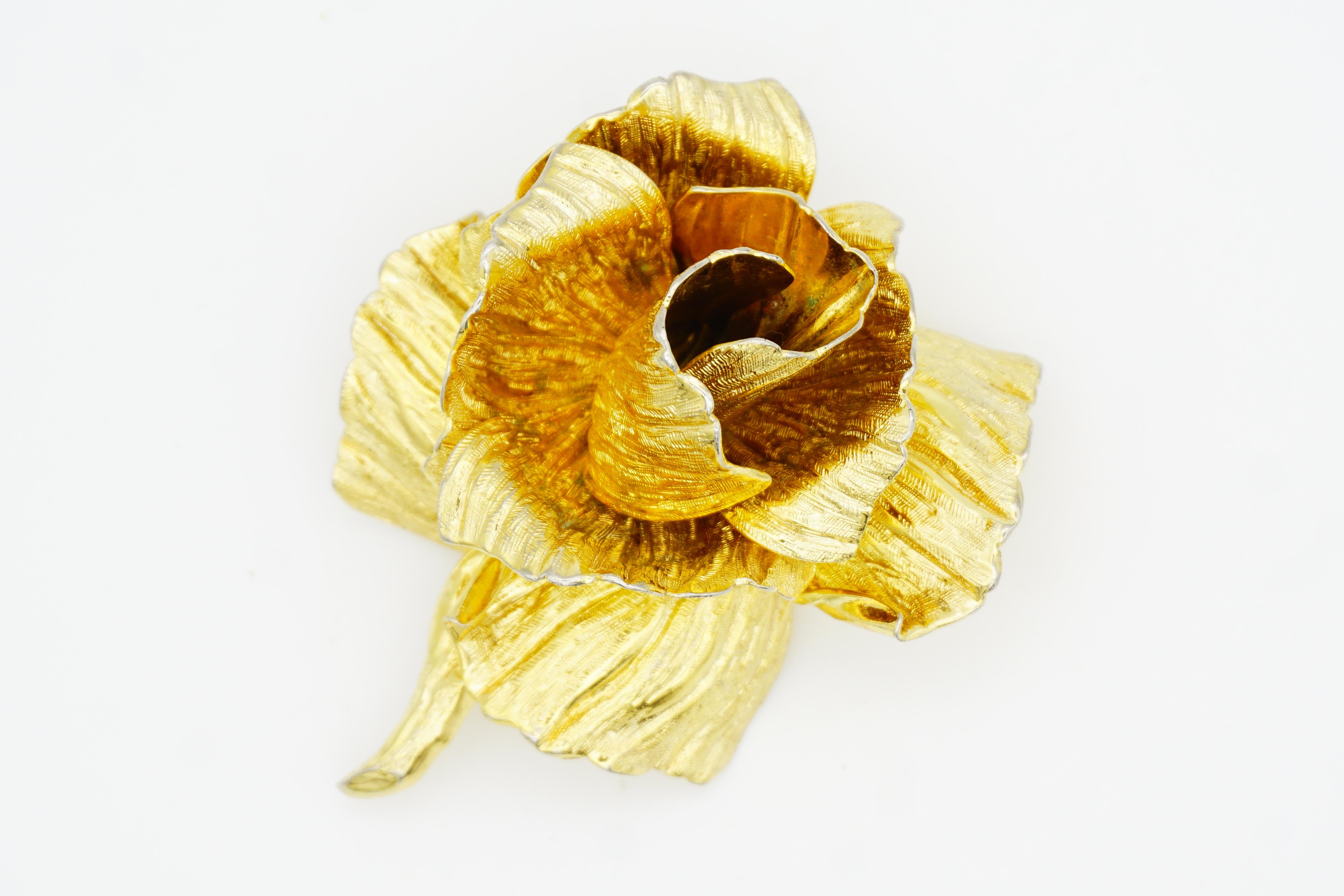 Christian Dior 1964 Spilla a fiore grande e vivace in 3D di Christian Rose in vendita 3