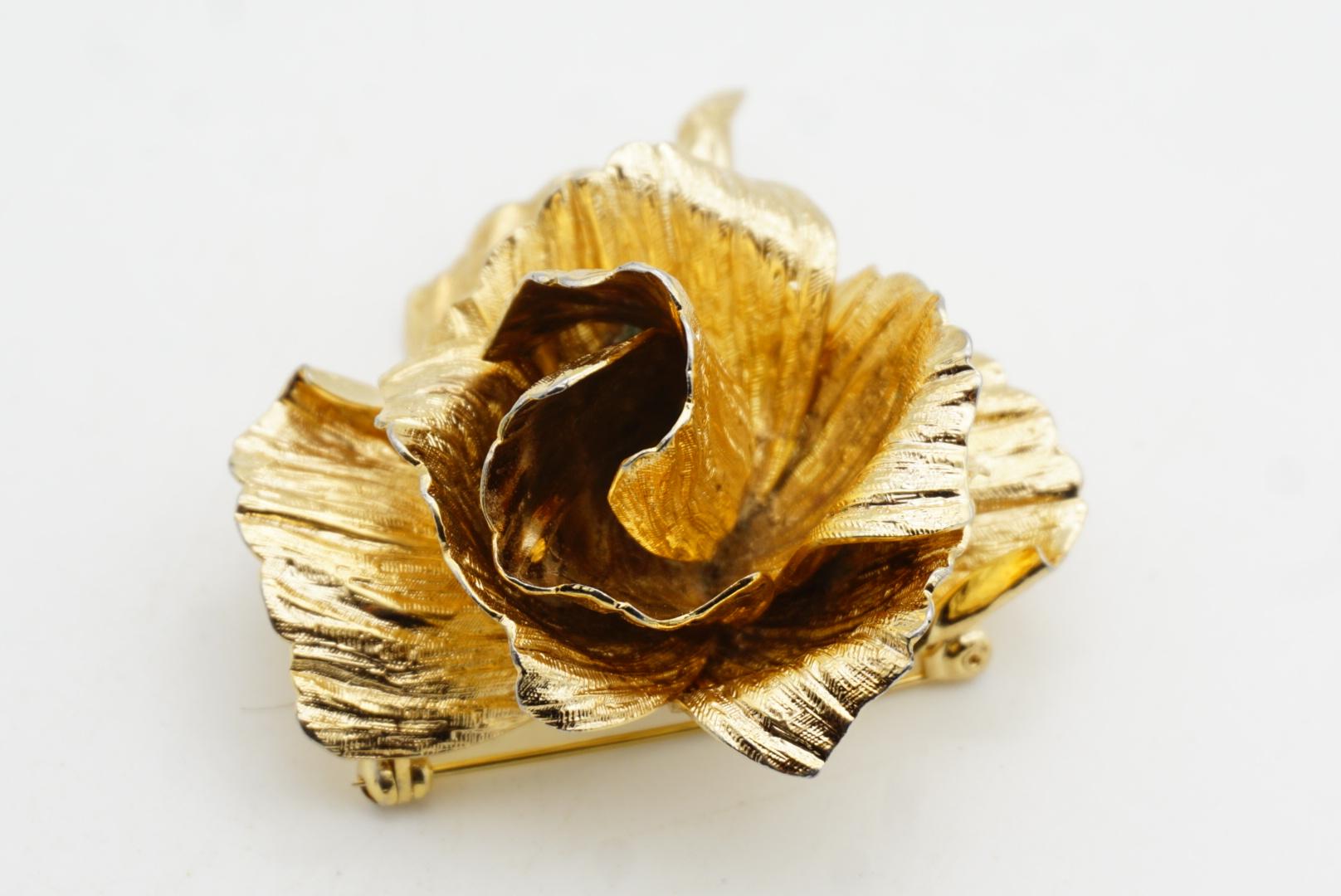 Christian Dior 1964 Spilla d'oro a strati con fiore di rosa grande e vivace d'epoca in vendita 5