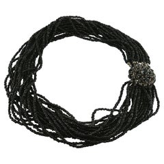 Christian Dior 1965 Collar con Cúpula de Cristal y Abalorios Negros Multistrand