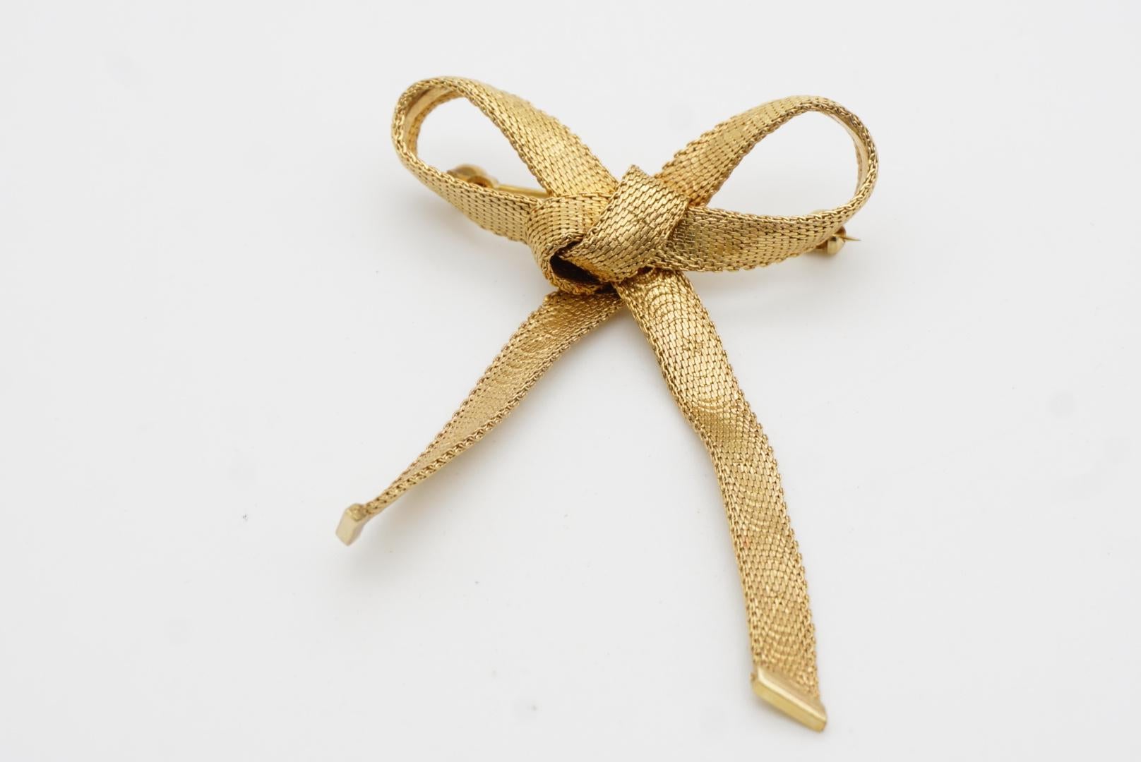 Christian Dior 1965 Vintage Long Knot Bow Ribbon Star Relief Mesh Gold Brooch 3