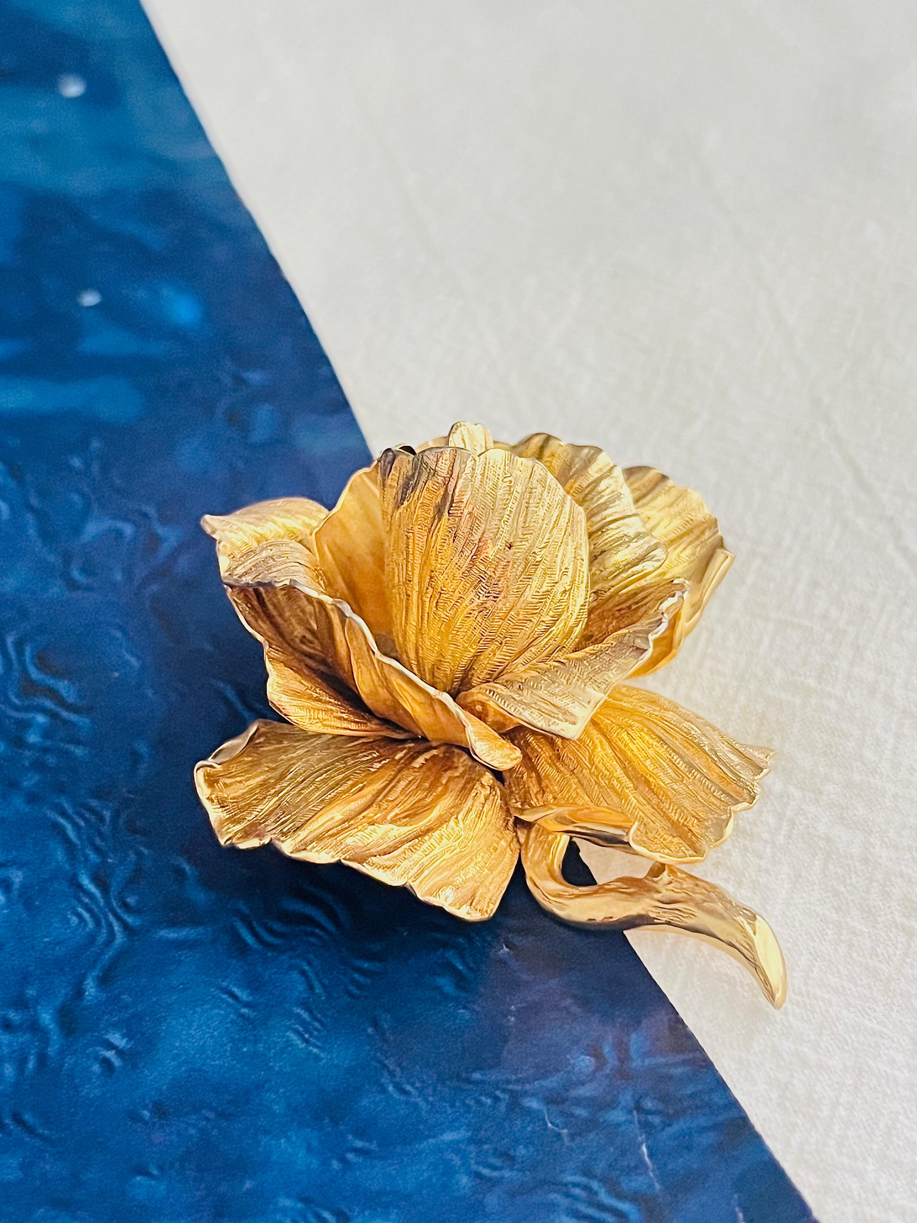 Femenino o masculino Christian Dior 1969 Vintage 3D Grande Flor Florido Flor Rosa Broche en venta