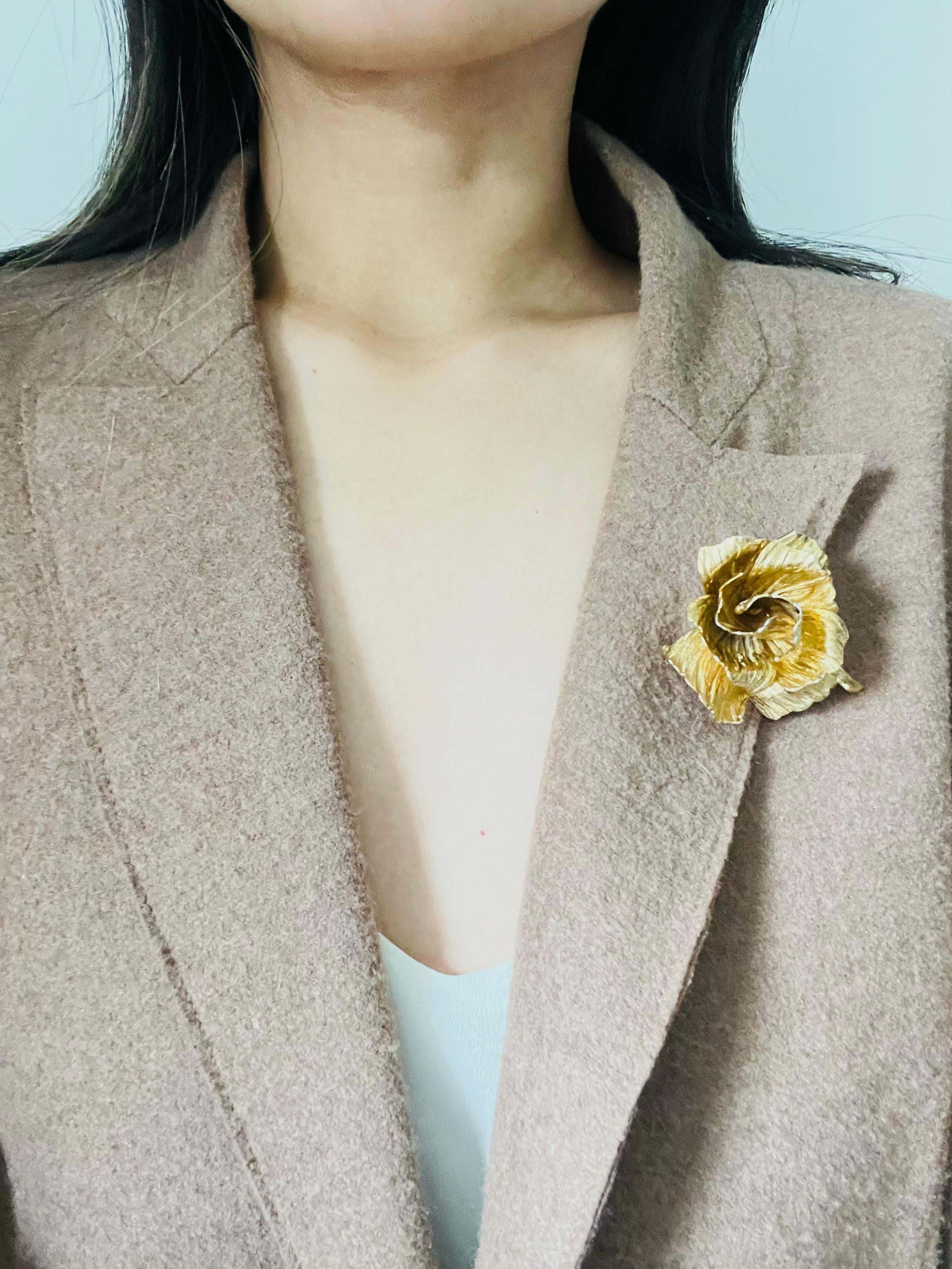Christian Dior 1969 Vintage 3D Grande Flor Florido Flor Rosa Broche en venta 2