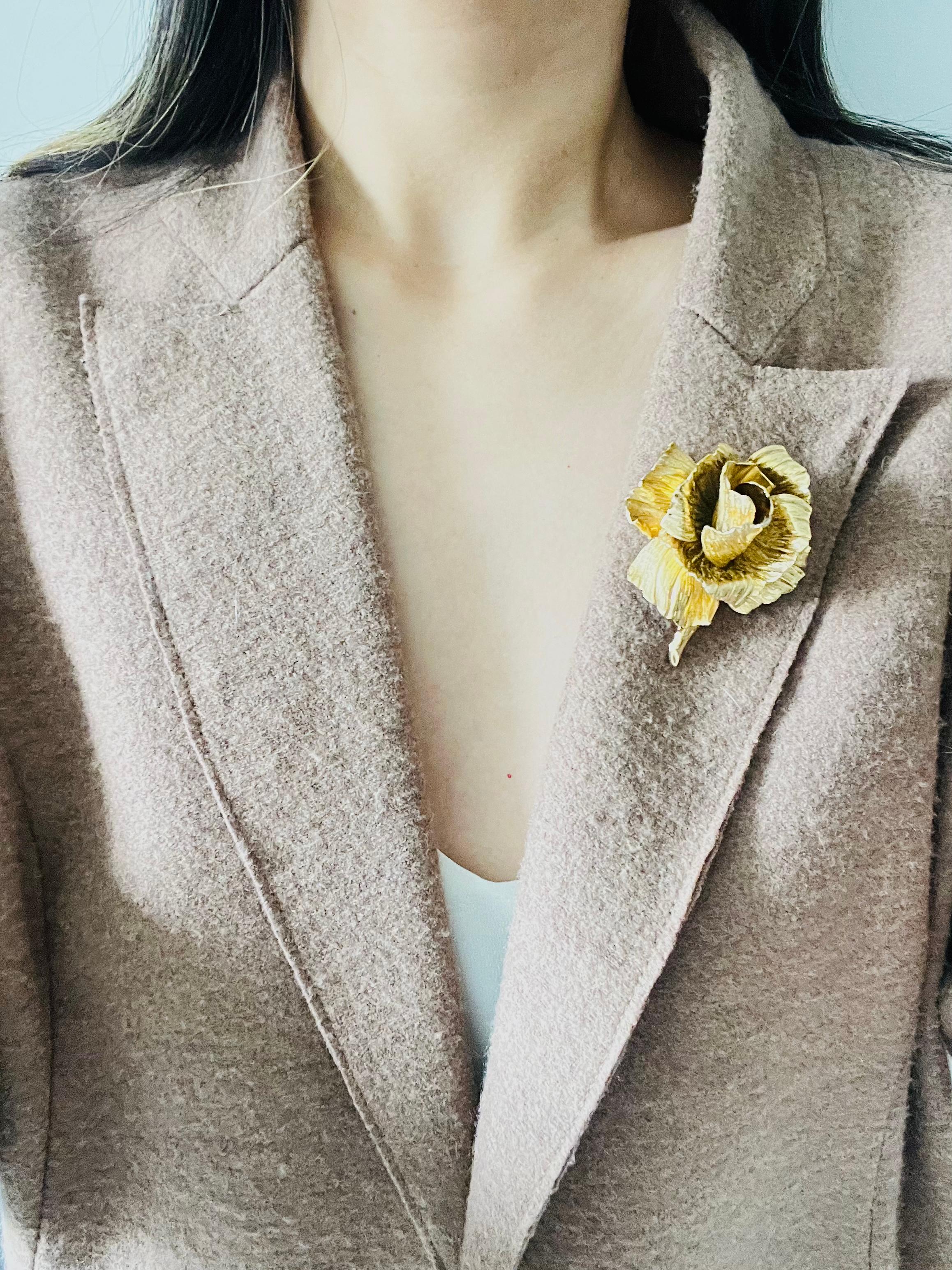 Christian Dior 1969 Vintage 3D Grande Flor Florido Flor Rosa Broche en venta 4