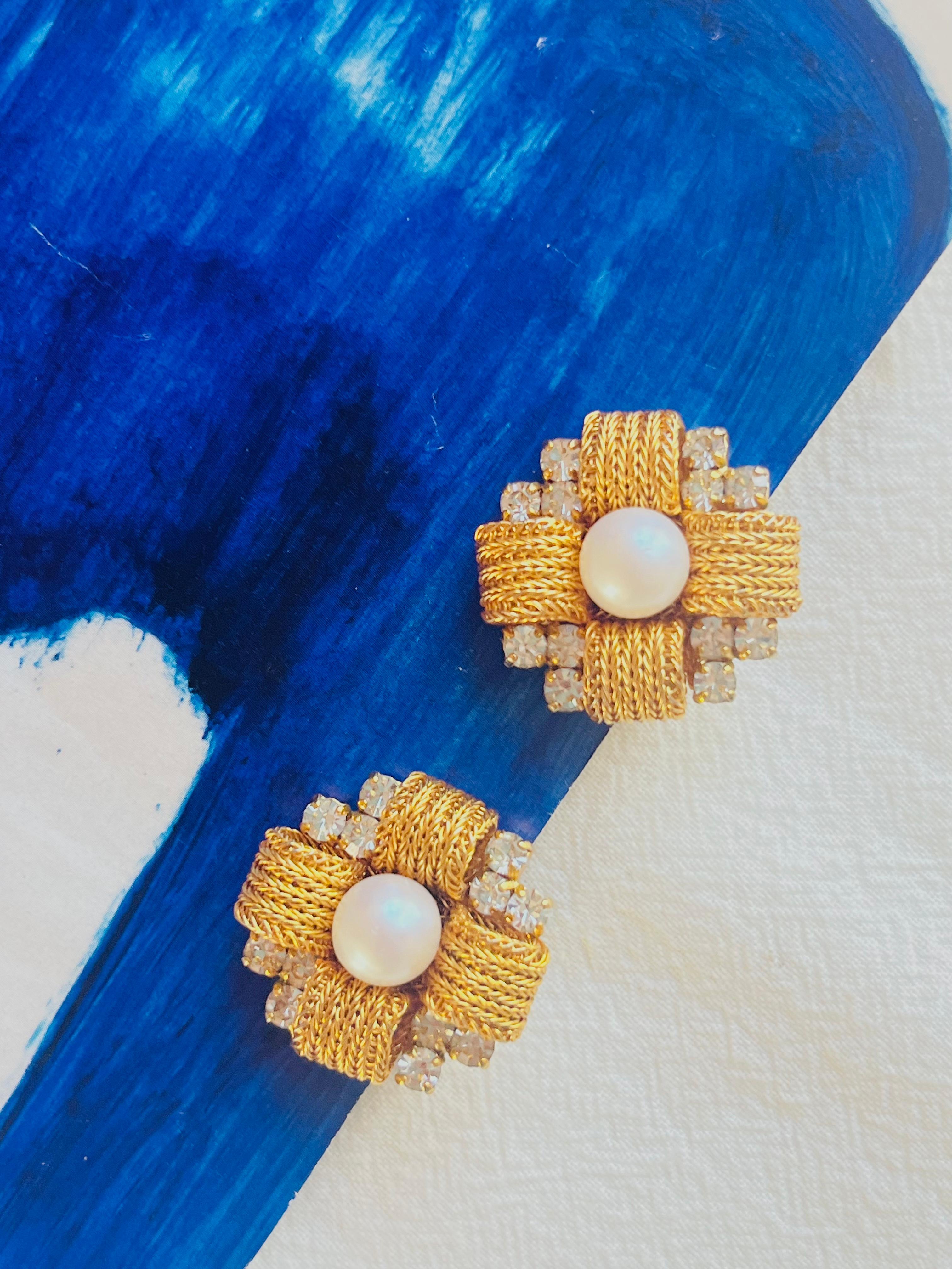 Christian Dior 1969 Vintage Woven Cross Pearl Crystal Flower Clip Gold Earrings In Good Condition For Sale In Wokingham, England