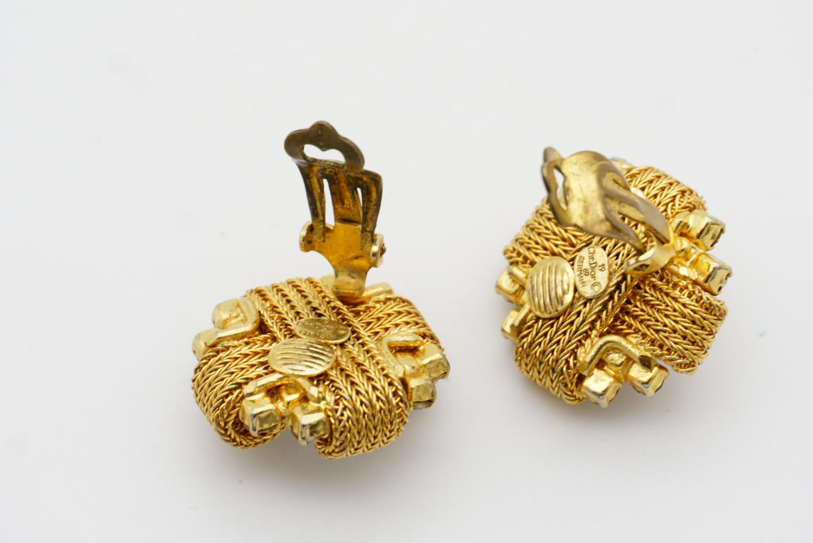 Christian Dior 1969 - Boucles d'oreilles clips en maille tissée, perles et cristaux de fleurs. en vente 7