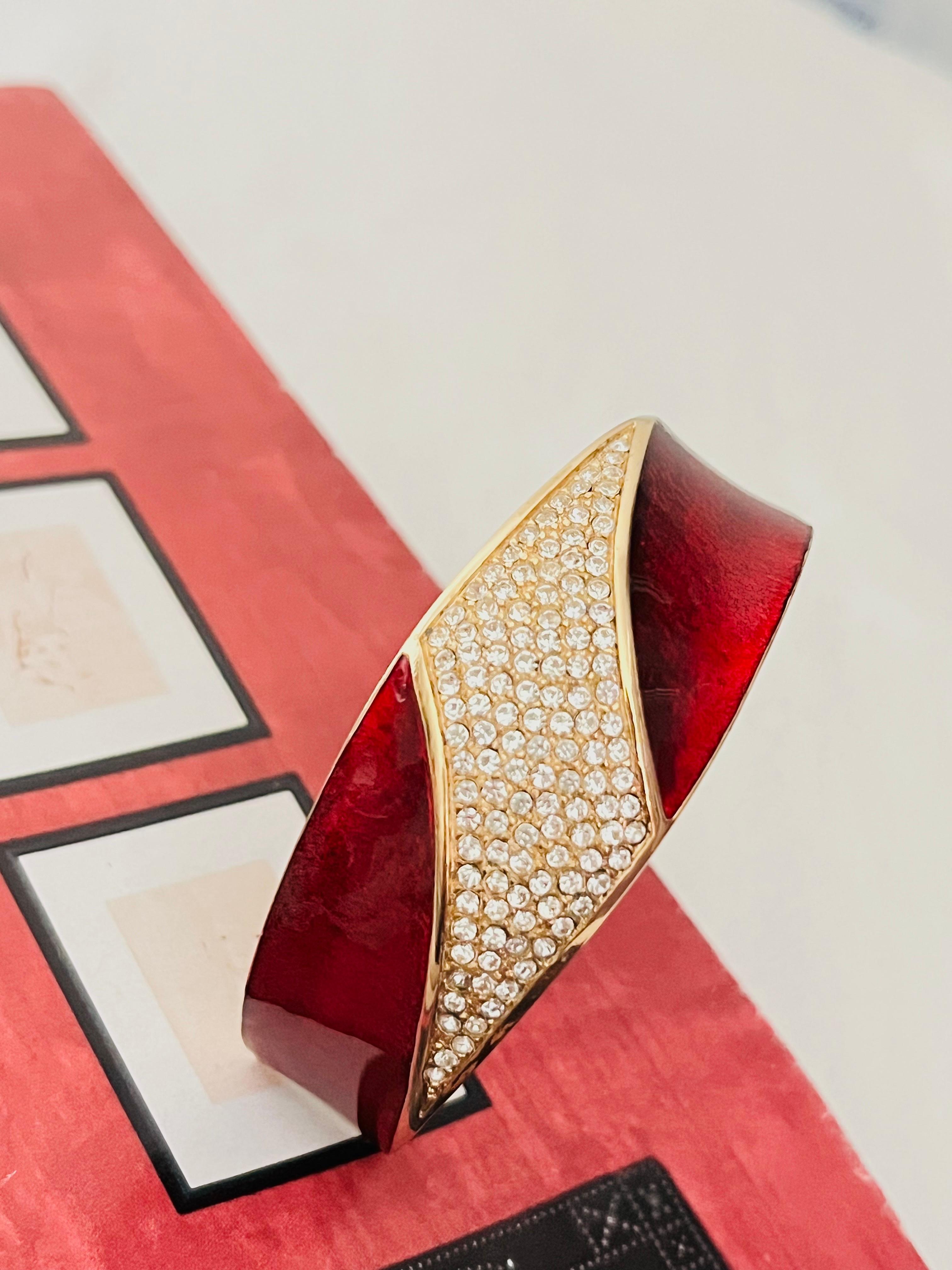 Art Deco Christian Dior 1970s Bungundry Shining Crystals Manschette Cuff Bangle Bracelet For Sale