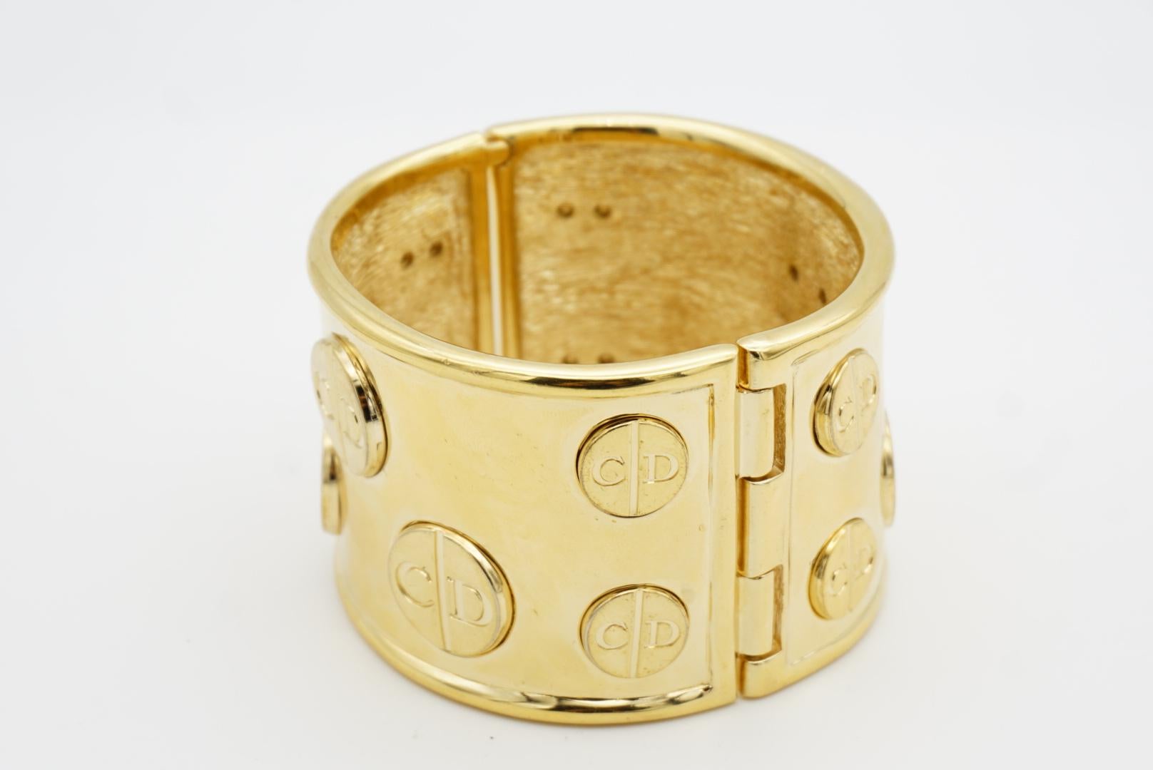 Christian Dior 1970s Circle All Logo CD Manschette Chunky Bangle Cuff Bracelet For Sale 5