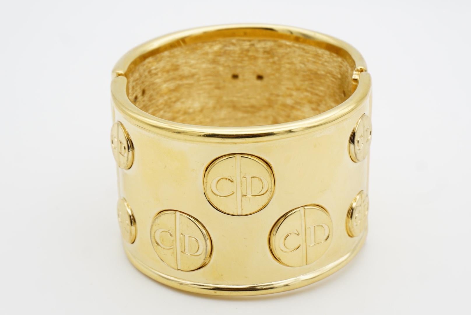 Christian Dior 1970s Circle All Logo CD Manschette Chunky Bangle Cuff Bracelet For Sale 6