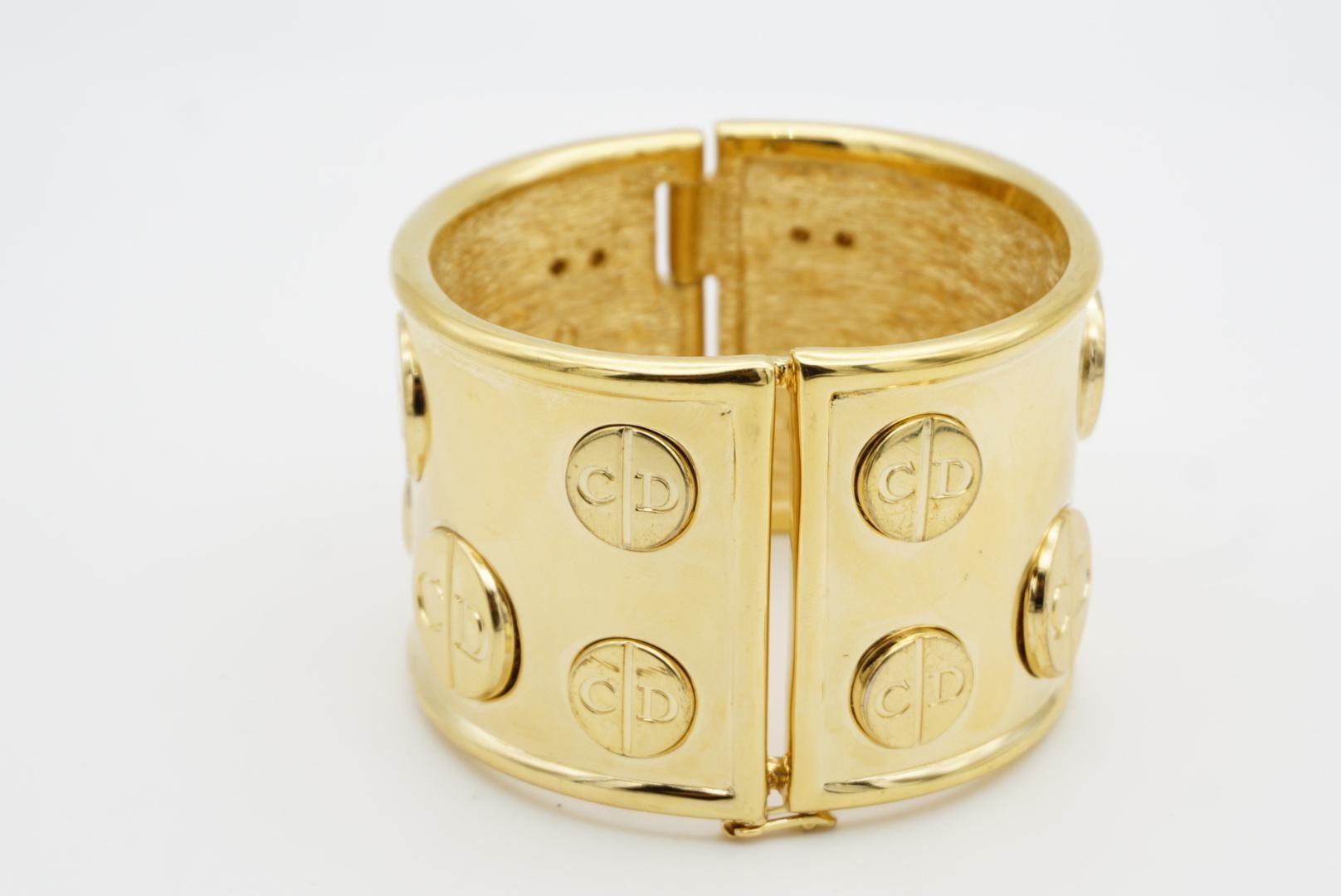 Christian Dior 1970s Circle All Logo CD Manschette Chunky Bangle Cuff Bracelet For Sale 7