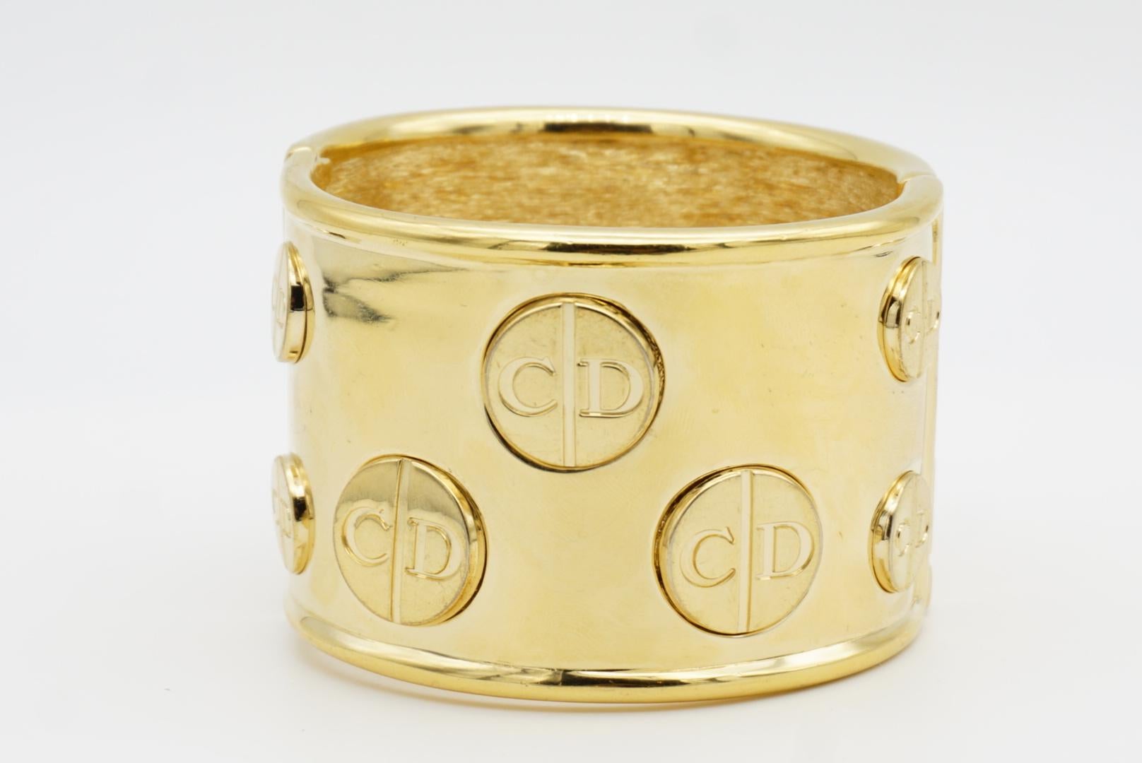 Christian Dior 1970s Circle All Logo CD Manschette Chunky Bangle Cuff Bracelet For Sale 4