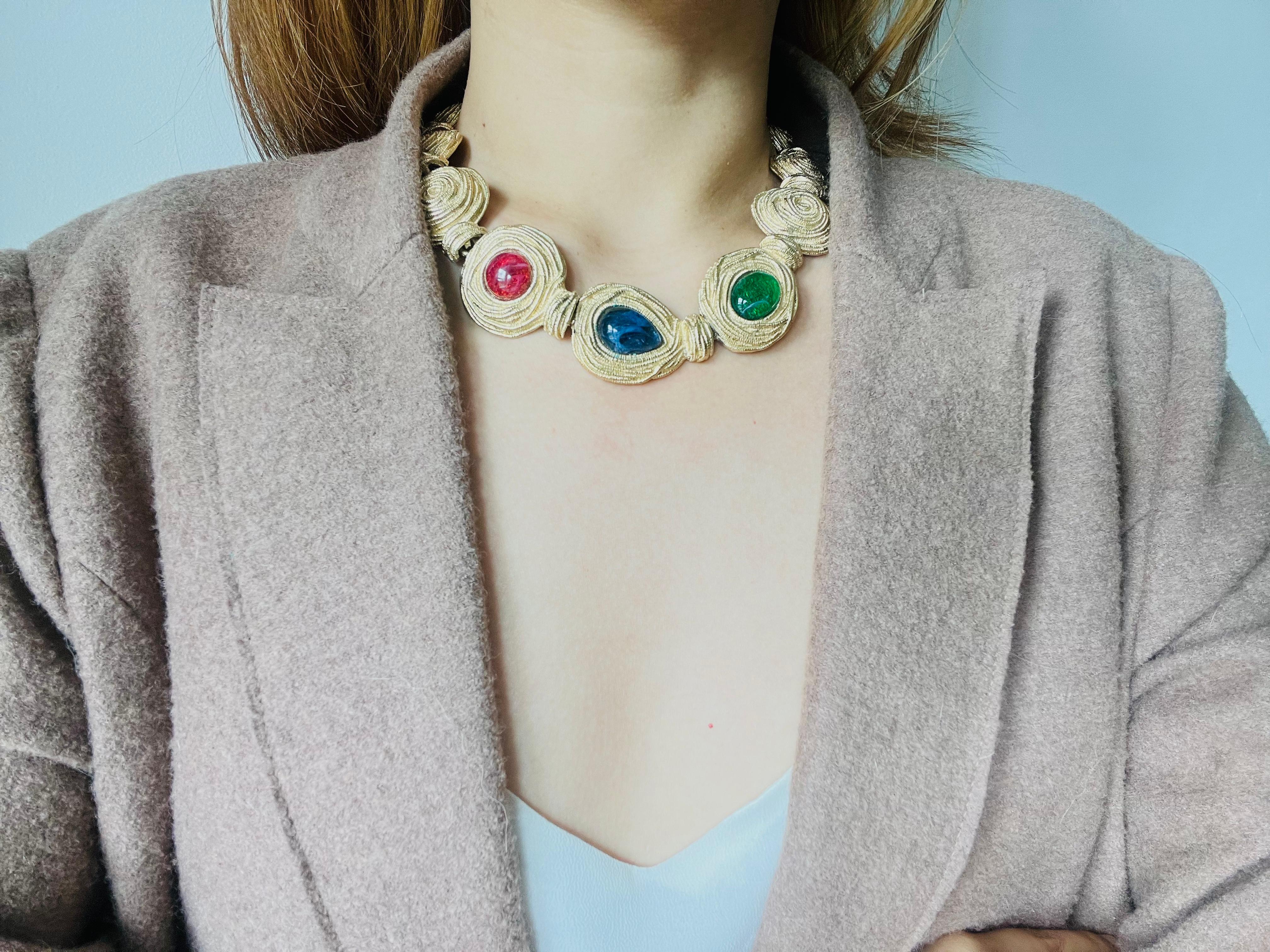 Christian Dior 1970 - Collana a spirale con smeraldo e zaffiro con cabochon in vendita 2