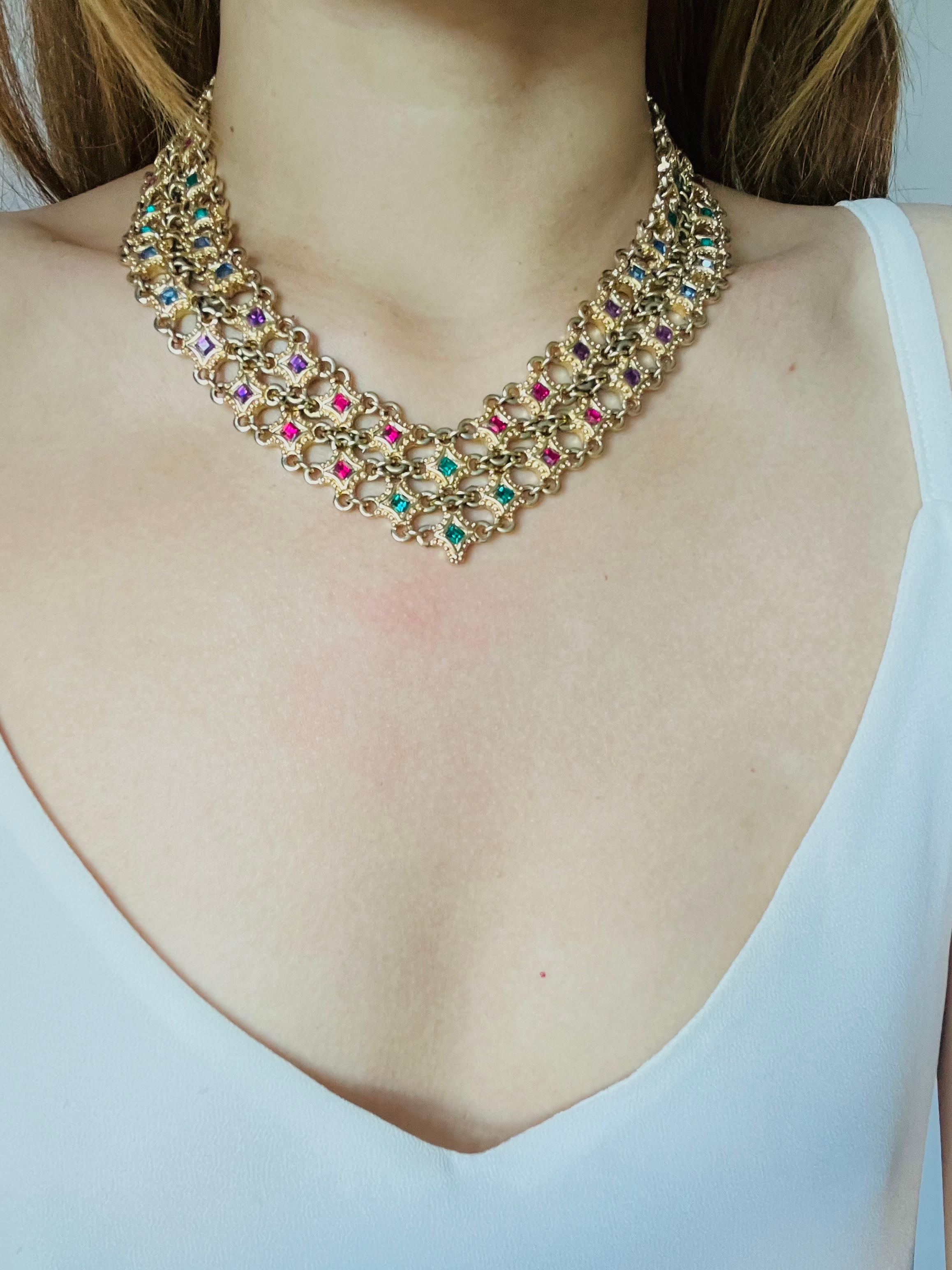 Christian Dior 1970 - Collana quadrata a rete traforata con stelle di smeraldo e rubino in vendita 5