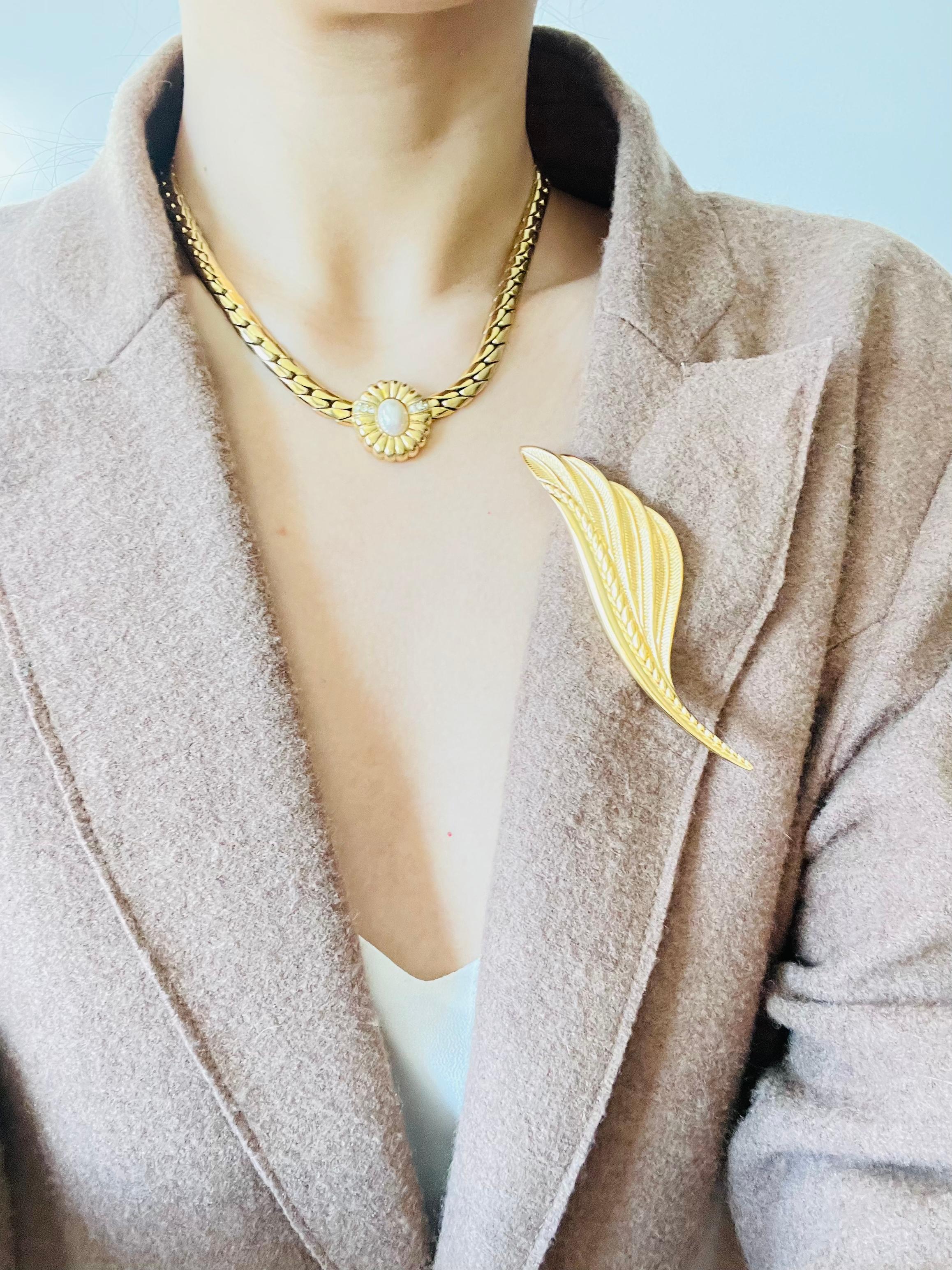 Women's or Men's Christian Dior 1970s Vintage Huge Openwork Large Long Feather Leaf Gold Brooch  For Sale