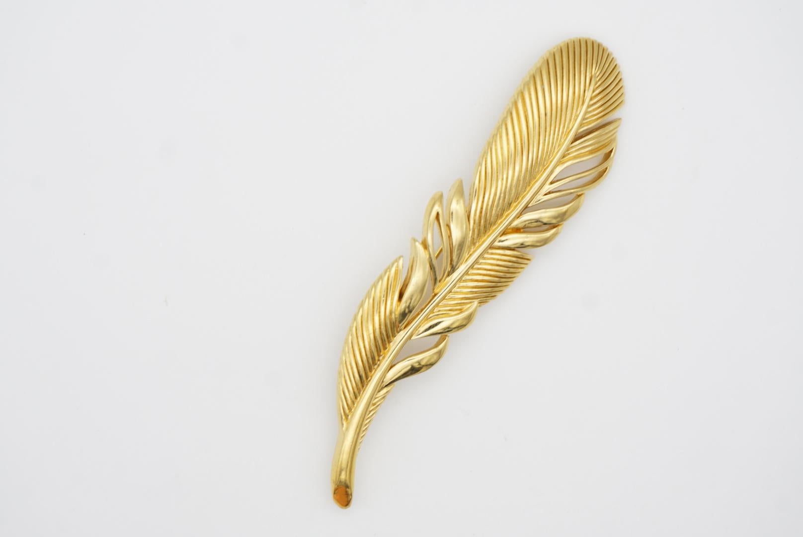 Christian Dior 1970er Jahre Vintage Große durchbrochene große lange Federblatt-Goldbrosche 2