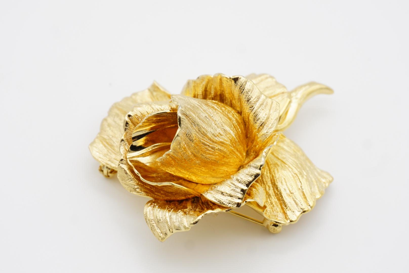 Christian Dior 1970s Vintage Large 3D Textured Vivid Floral Rose Blossom Brooch For Sale 6
