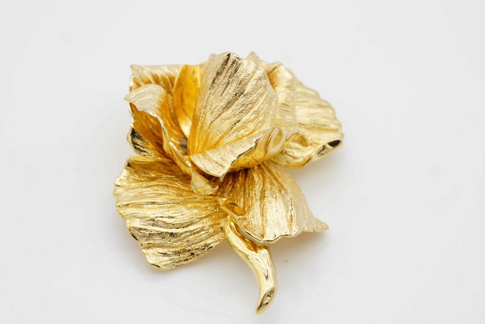 Christian Dior 1970s Vintage Large 3D Textured Vivid Floral Rose Blossom Brooch For Sale 7