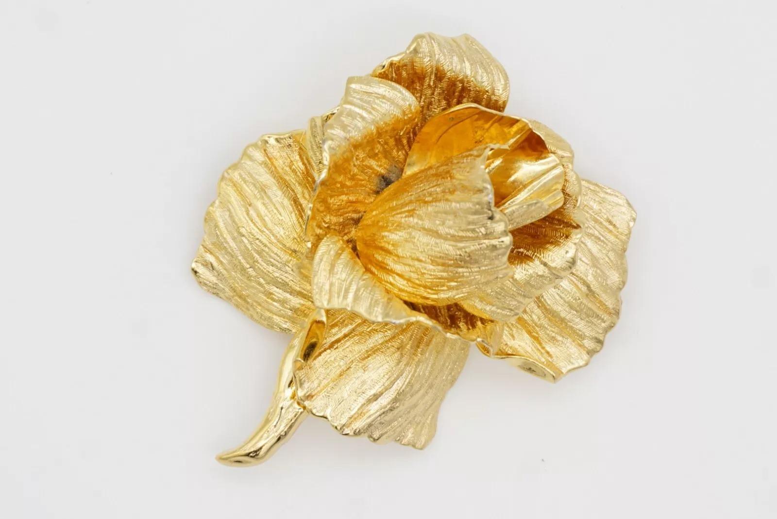 Christian Dior 1970s Vintage Large 3D Textured Vivid Floral Rose Blossom Brooch For Sale 11