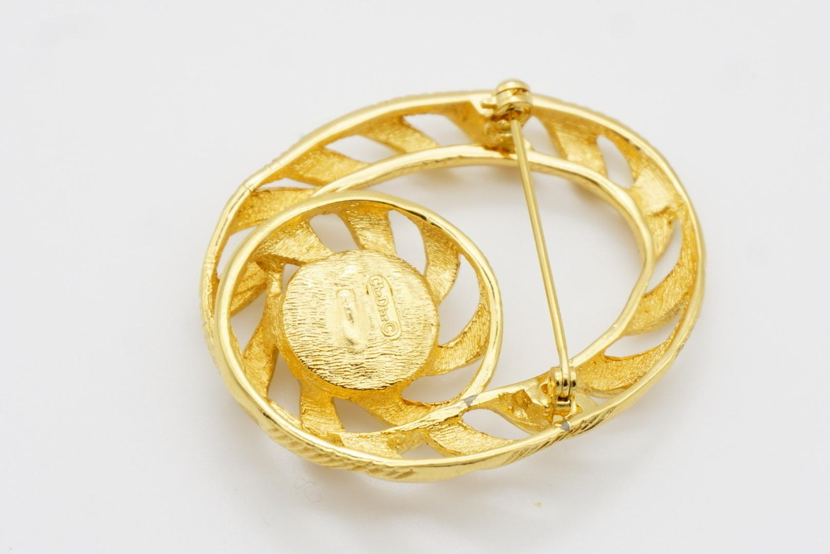 Christian Dior 1970 Vintage Grande spilla rotonda traforata con nodo a spirale di perle bianche 13