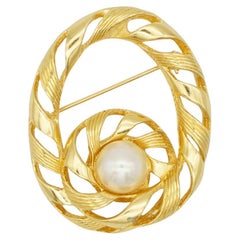 Christian Dior 1970s Vintage Large Openwork Round Swirl Knot White Pearl Brooch