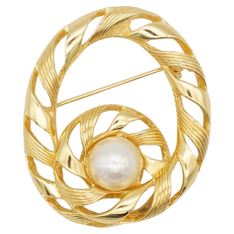 Christian Dior 1970s Vintage Large Oval Swirl Openwork Round Pearl Gold Brooch For Sale