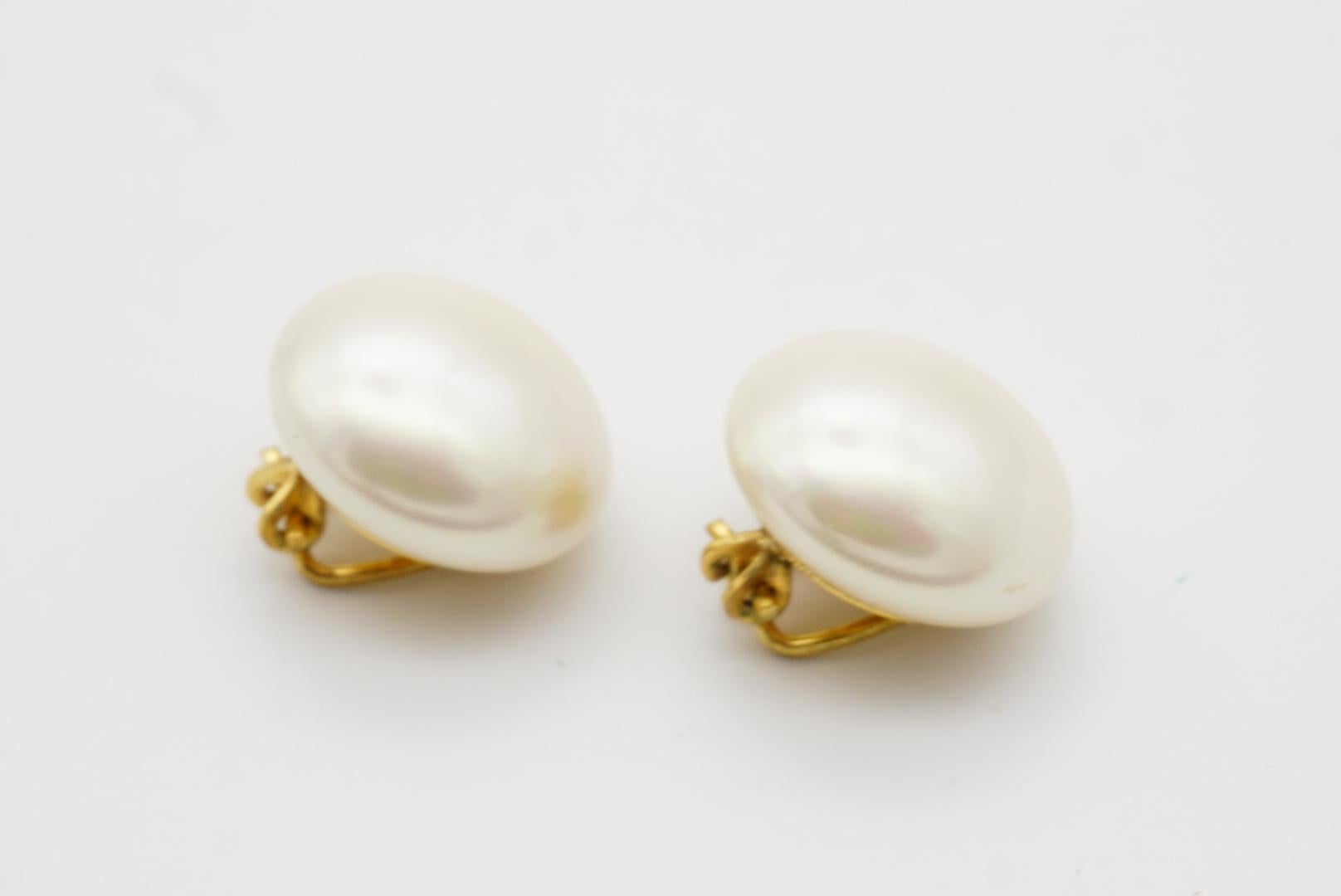 Christian Dior 1970s Vintage Large Round Circle White Pearl Gold Clip Earrings For Sale 5