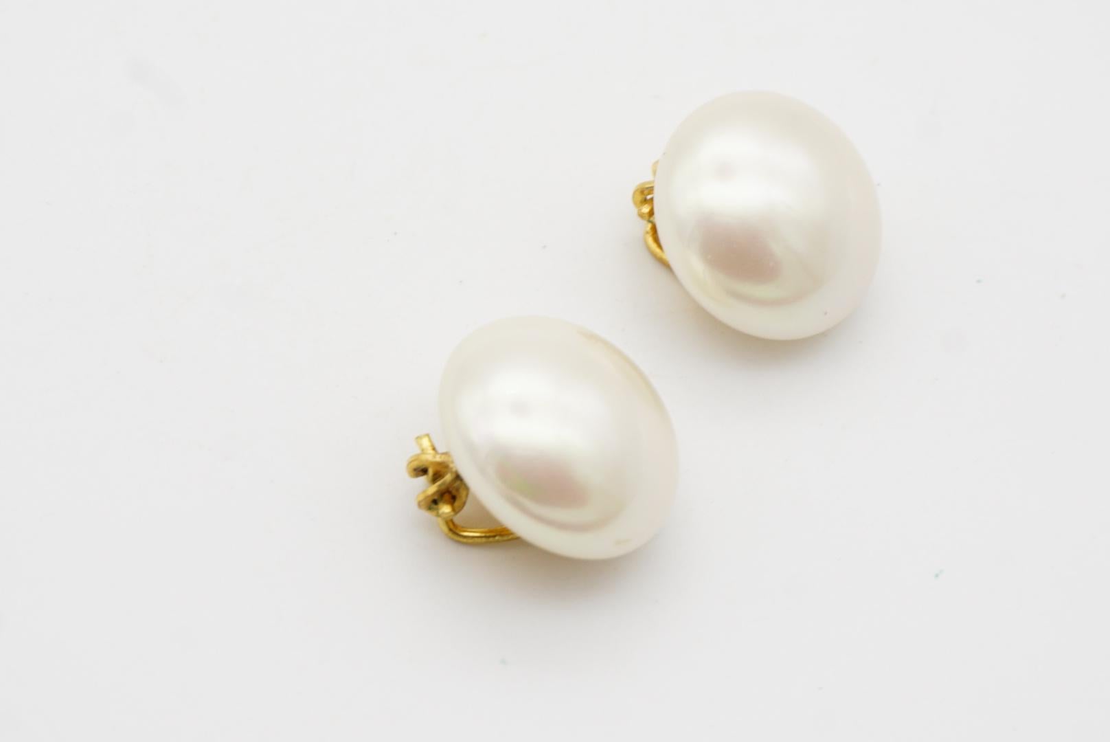 Christian Dior 1970s Vintage Large Round Circle White Pearl Gold Clip Earrings For Sale 6