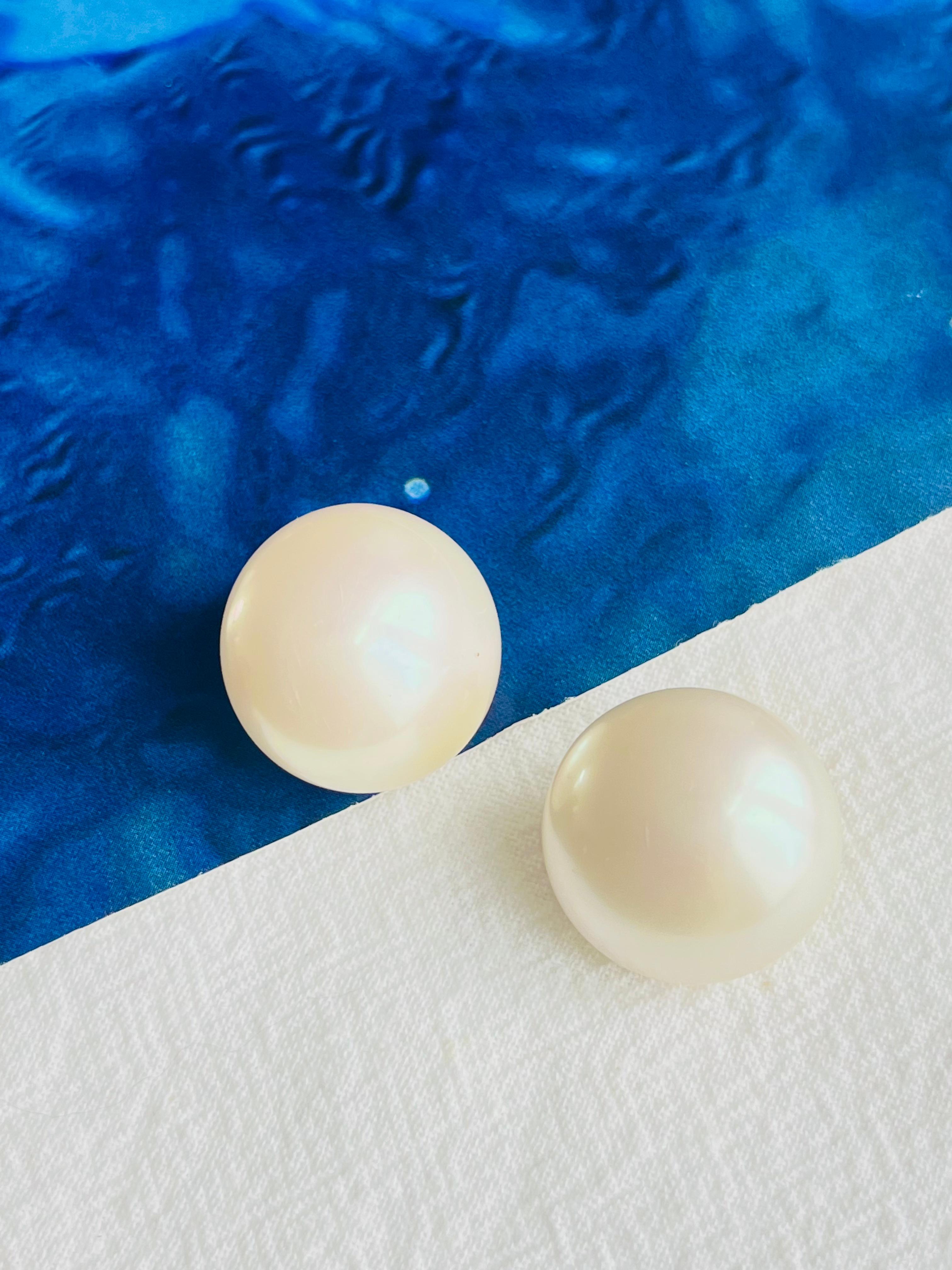Christian Dior 1970s Vintage Large Round Circle White Pearl Gold Clip Earrings In Excellent Condition For Sale In Wokingham, England