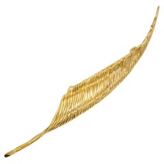 Christian Dior 1970s Vintage Leaf Textured Vivid Long Wavy Reed Feather Brooch