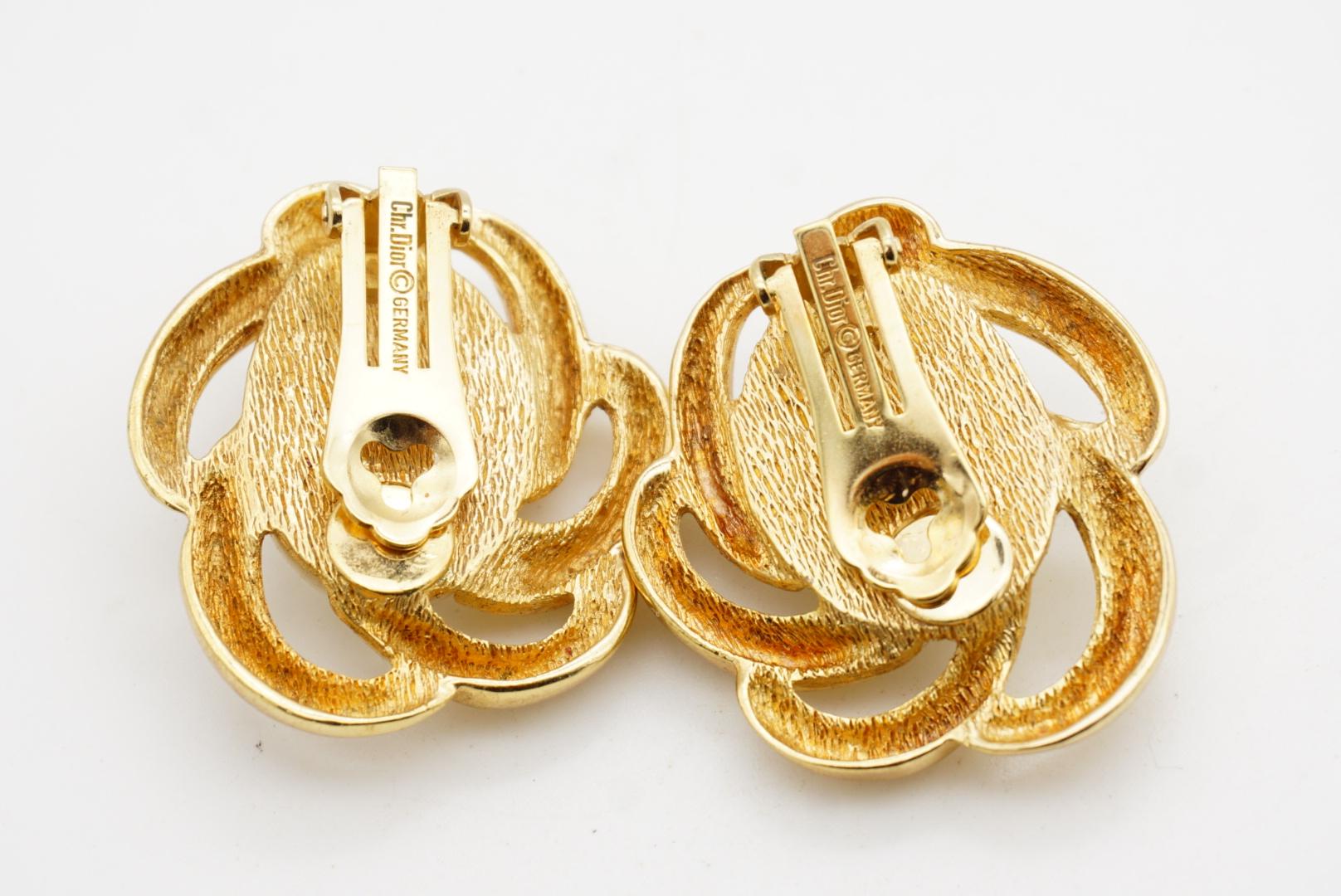 Christian Dior 1970s Vintage Massive Riesige Ovale Weiße Perlen Blume Clip Ohrringe im Angebot 8