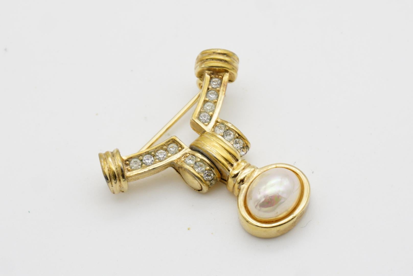 Christian Dior 1970s Vintage Movable Dangle Pearl Curved Crystals Badge Brooch For Sale 6