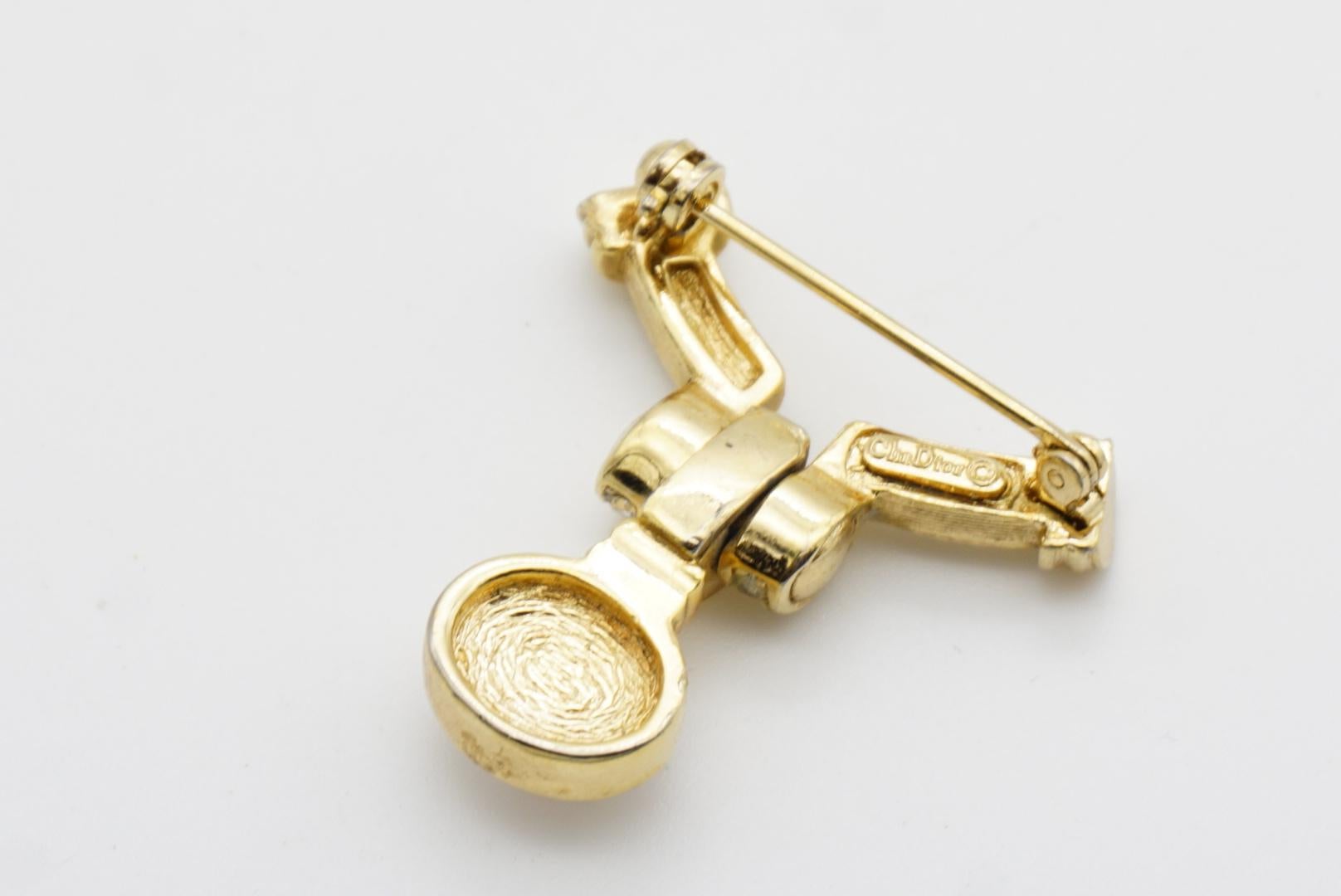 Christian Dior 1970s Vintage Movable Dangle Pearl Curved Crystals Badge Brooch For Sale 8