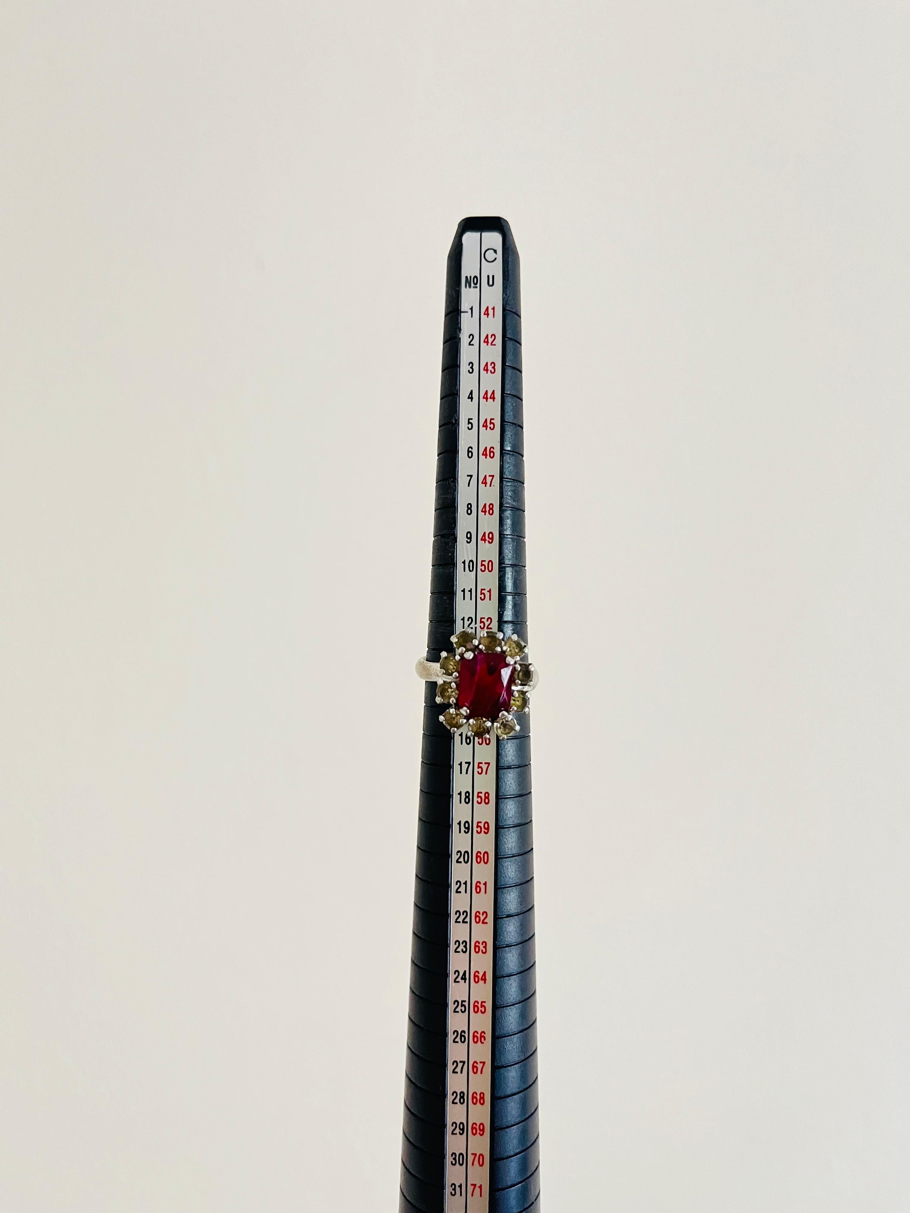Christian Dior 1970er Jahre Vintage Rechteckiger Rubin-Roter Kristall-Silber-Halo-Ring, US 7 im Angebot 6