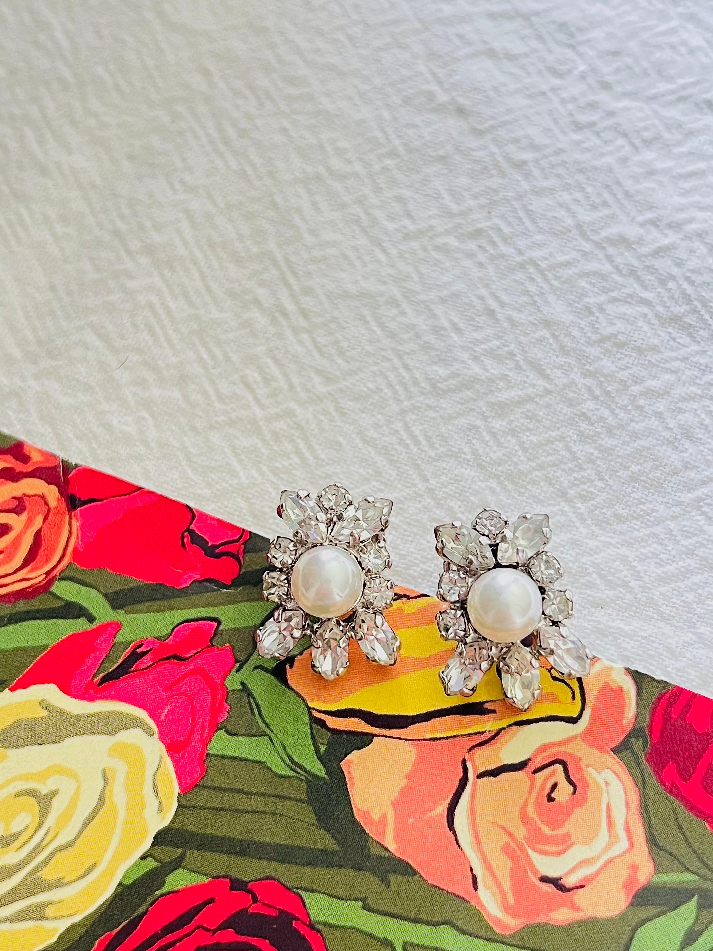 Art Deco Christian Dior 1970s Vintage Sparkling Crystal White Pearl Flower Clip Earrings For Sale
