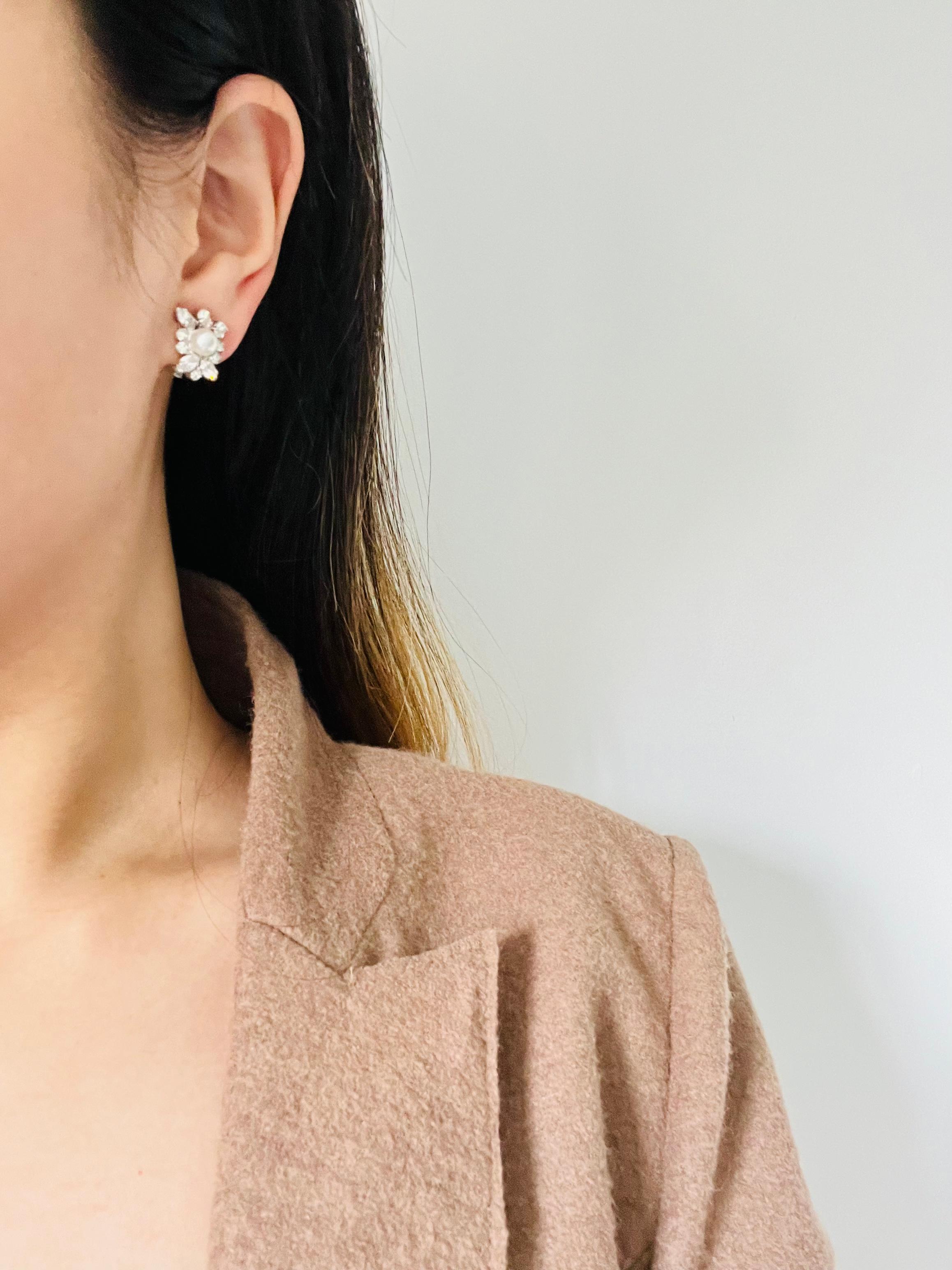 Christian Dior 1970s Vintage Sparkling Crystal White Pearl Flower Clip Earrings For Sale 2