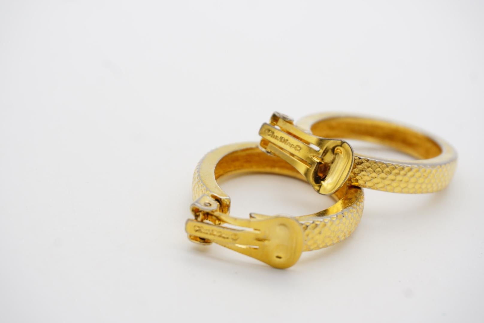 Christian Dior 1970er Jahre Vintage Texturierter großer ovaler Ring Creolen Chunky Clip-Ohrringe im Angebot 10