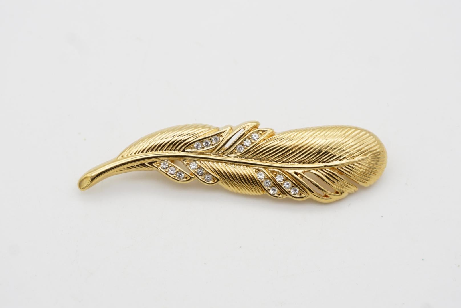 Christian Dior 1970s Vintage Vivid Openwork Feather Leaf Crystals Gold Brooch 3