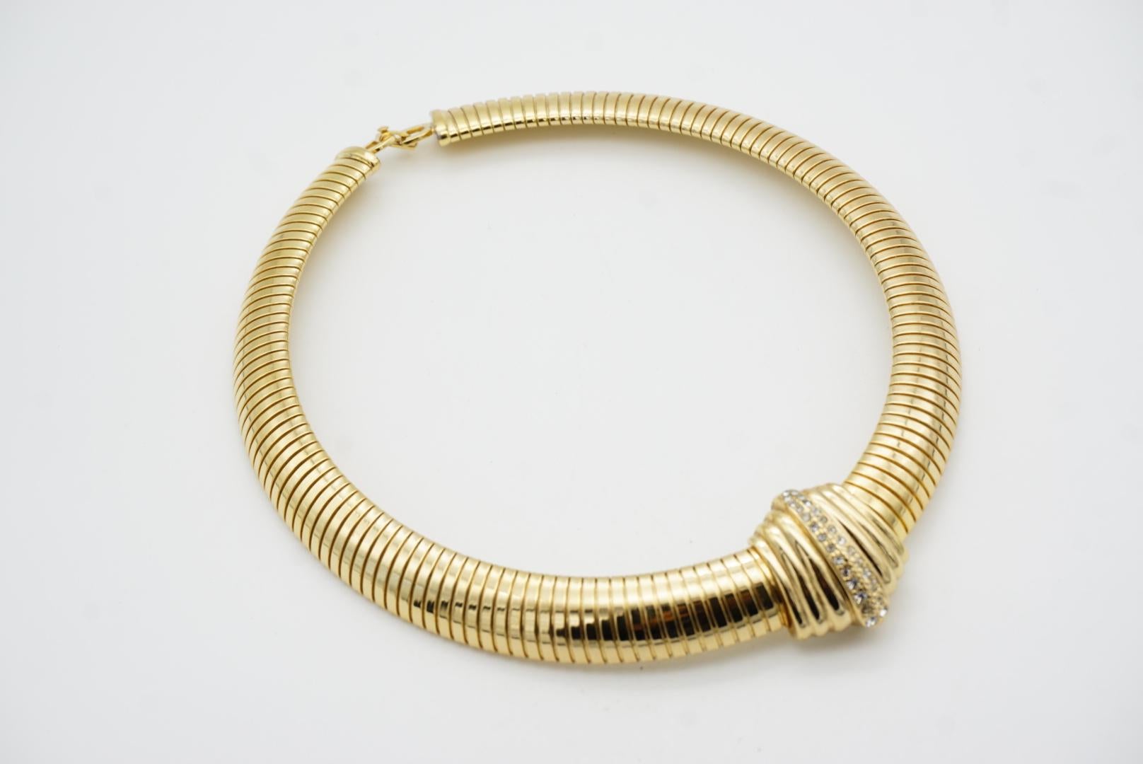 Christian Dior 1980 Vintage Extra Wide Crystals Ribbed Omega Chunky Necklace For Sale 5