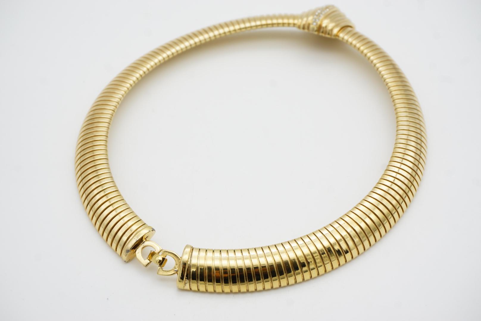Christian Dior 1980 Vintage Extra Wide Crystals Ribbed Omega Chunky Necklace For Sale 7