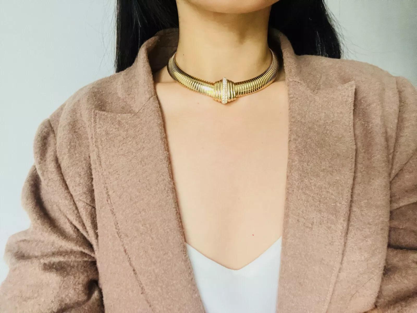 Christian Dior 1980 Vintage Extra Wide Crystals Ribbed Omega Chunky Necklace For Sale 2