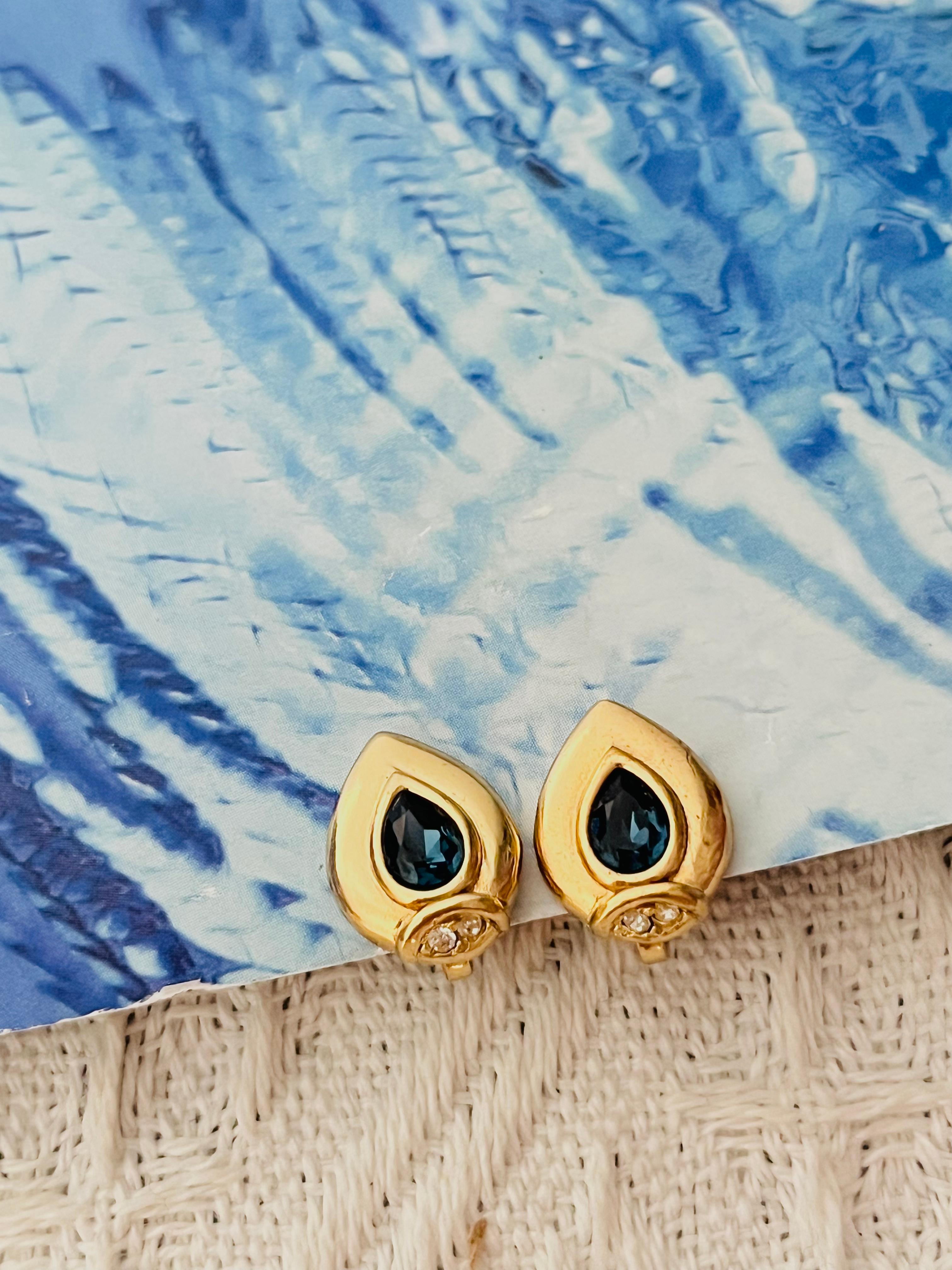 Christian Dior 1980 Vintage Sapphire Crystal Tear Water Drop Gold Clip Earrings In Good Condition For Sale In Wokingham, England