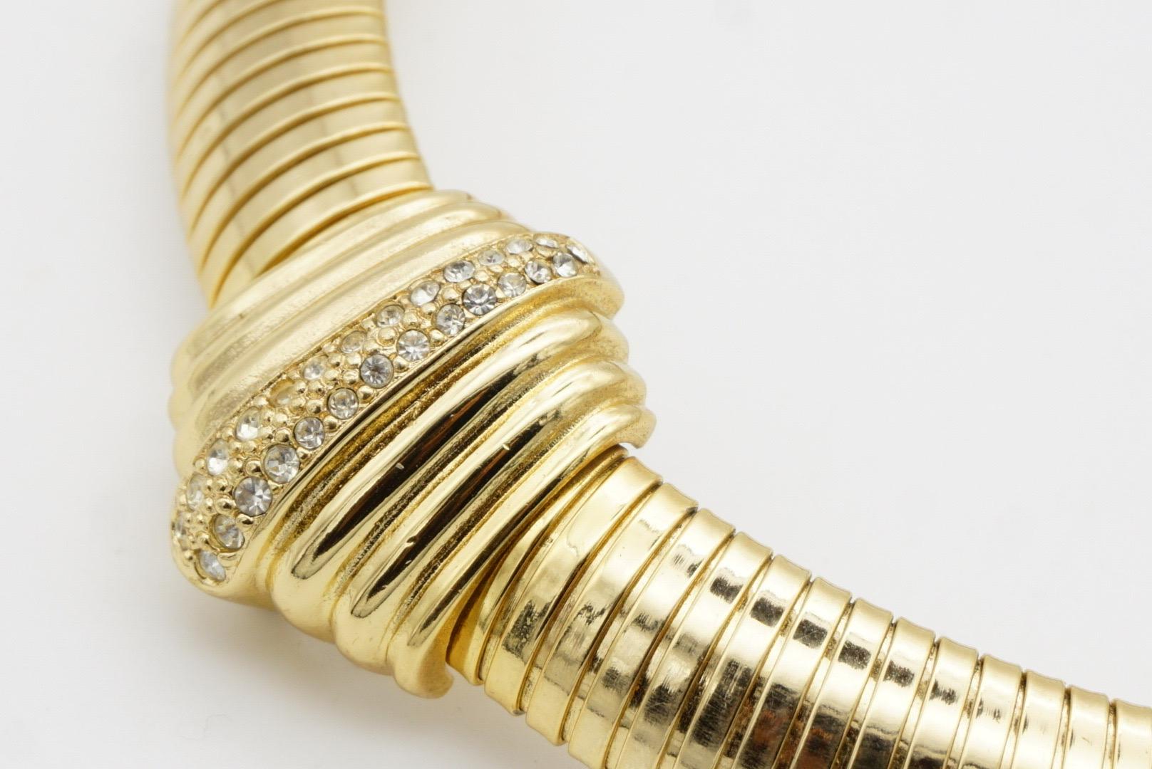 Christian Dior 1980 Vintage Shell Fan Crystal Wide Ribbed Omega Chunky Necklace en vente 7