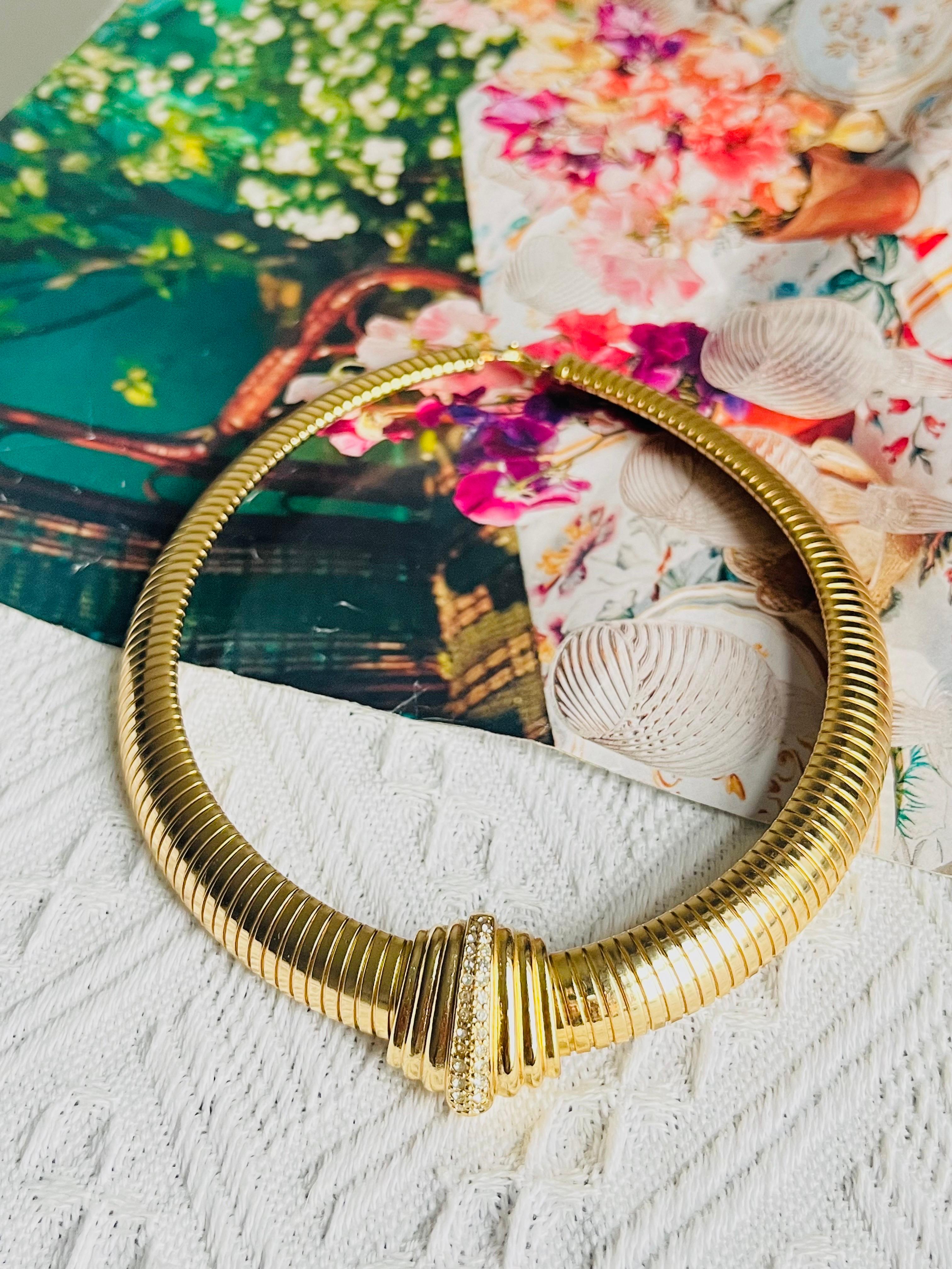 Christian Dior 1980 Vintage Shell Fan Crystal Wide Ribbed Omega Chunky Necklace Excellent état - En vente à Wokingham, England