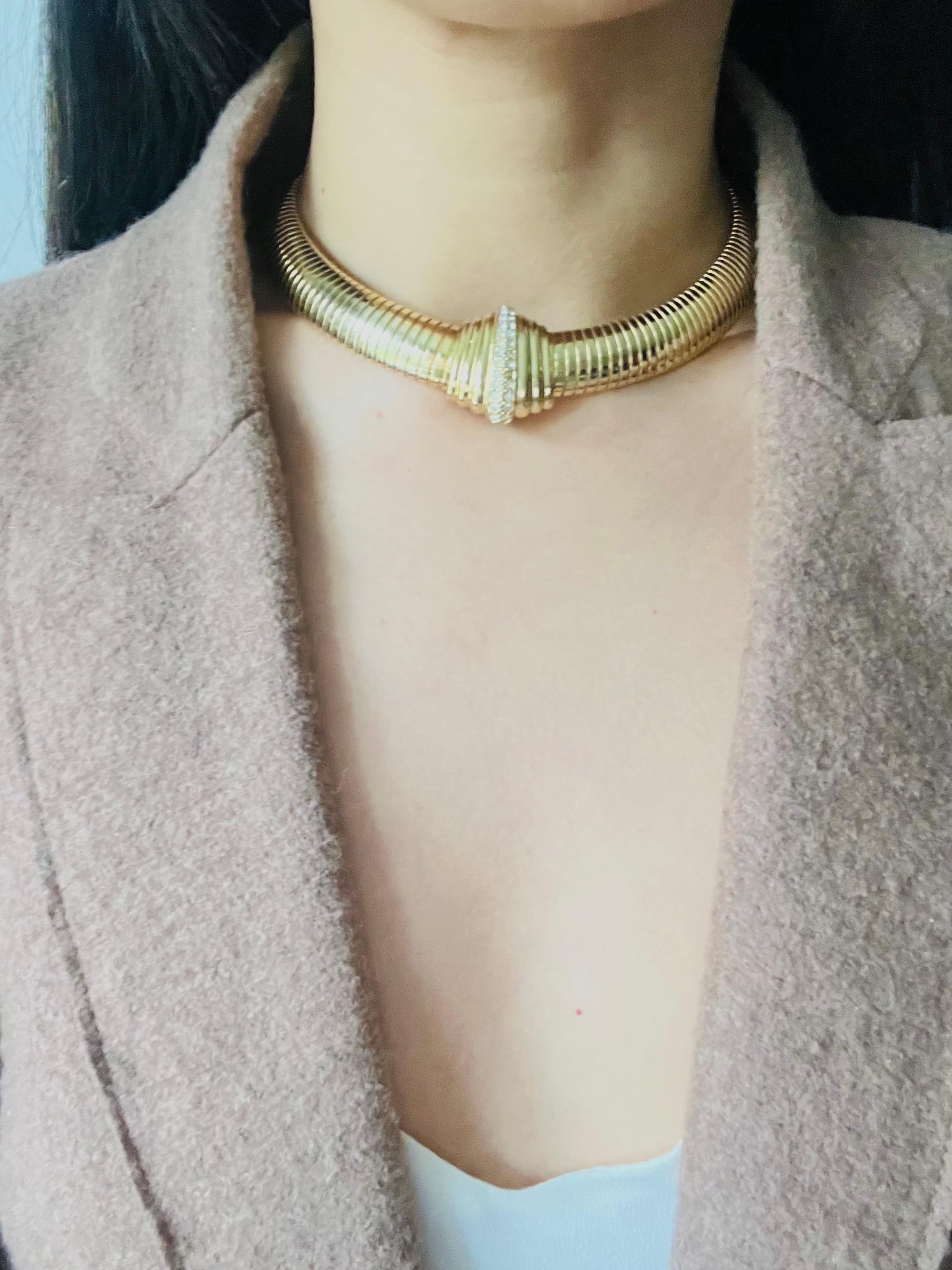 Christian Dior 1980 Vintage Shell Fan Crystal Wide Ribbed Omega Chunky Necklace en vente 1